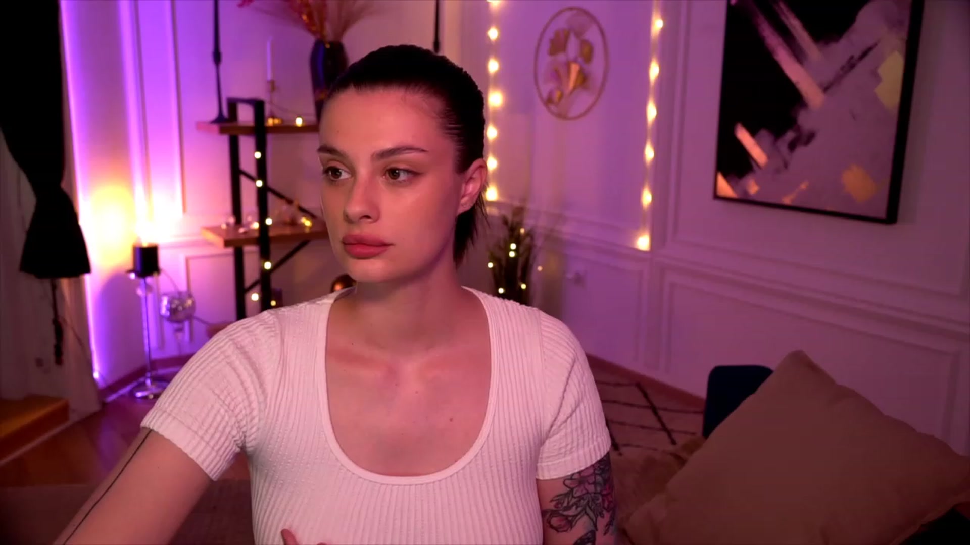 Gallery image thumbnail from lucynutty's myfreecams stream on, 05/26/2023, 16:00 image 7 of 20