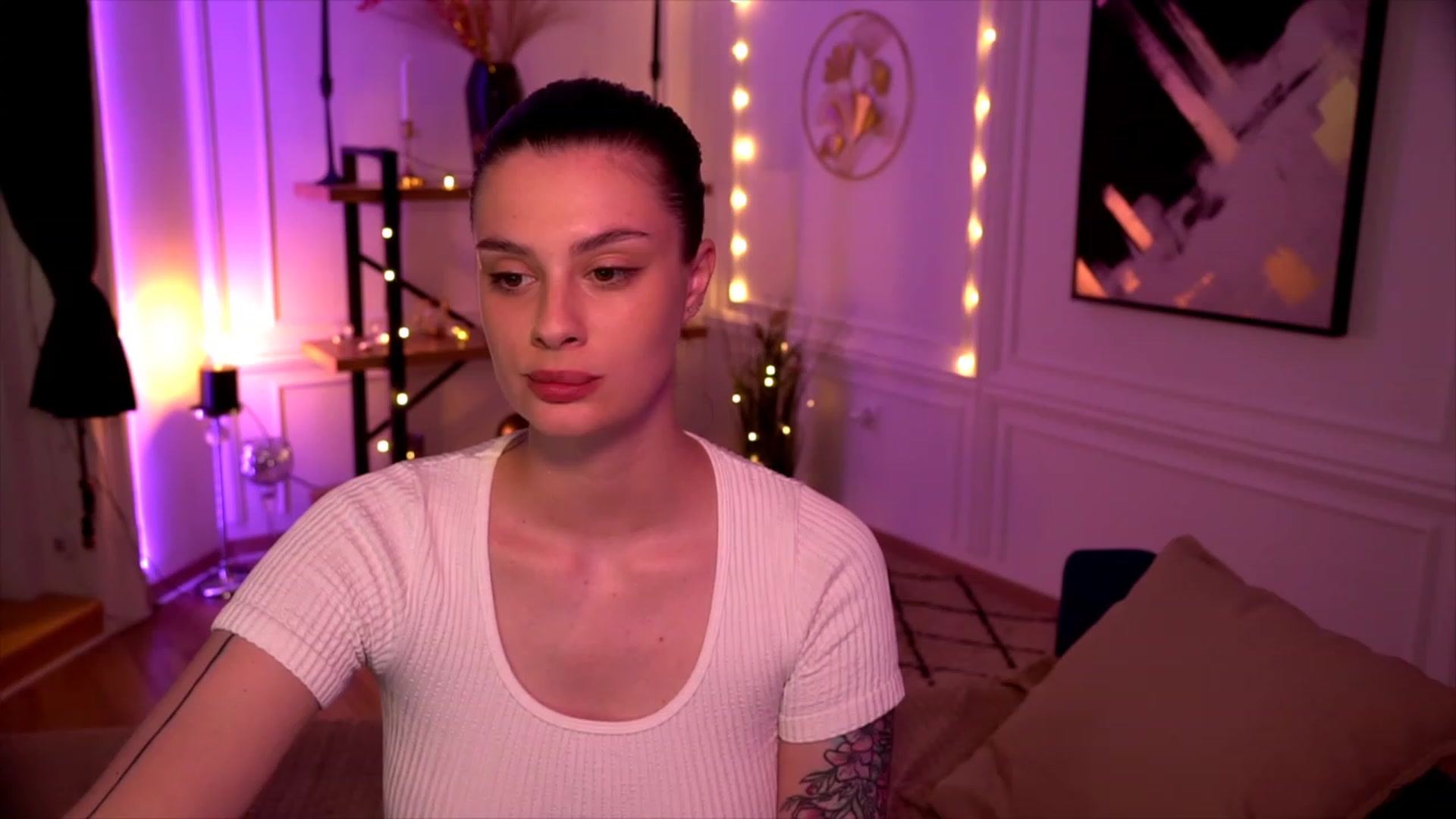 Gallery image thumbnail from lucynutty's myfreecams stream on, 05/26/2023, 16:00 image 15 of 20
