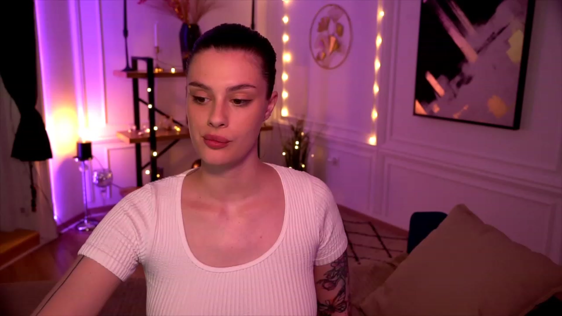 Gallery image thumbnail from lucynutty's myfreecams stream on, 05/26/2023, 16:00 image 10 of 20