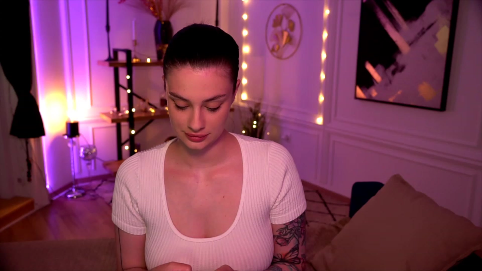 Gallery image thumbnail from lucynutty's myfreecams stream on, 05/26/2023, 16:00 image 4 of 20