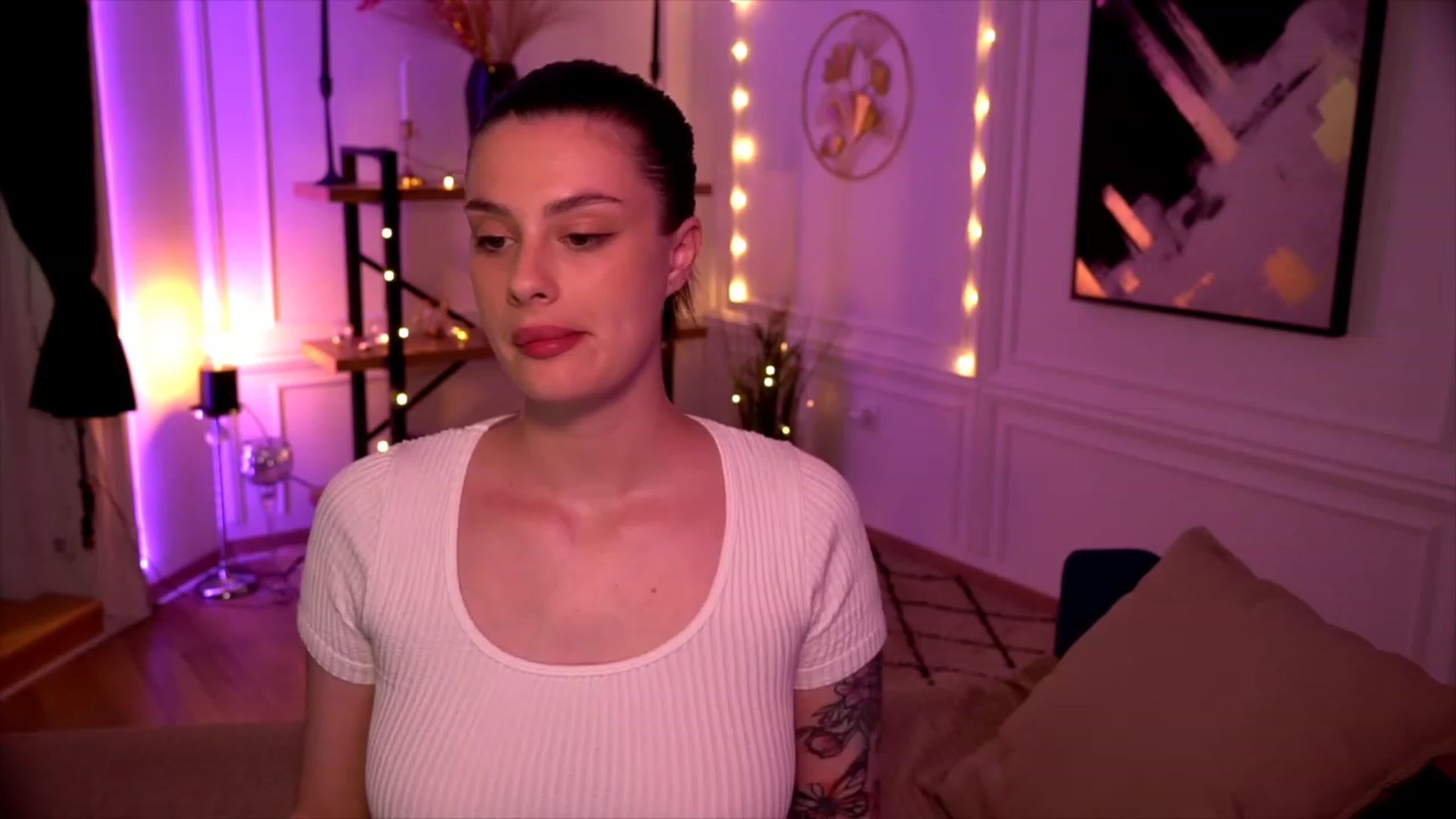 Gallery image thumbnail from lucynutty's myfreecams stream on, 05/26/2023, 16:00 image 8 of 20