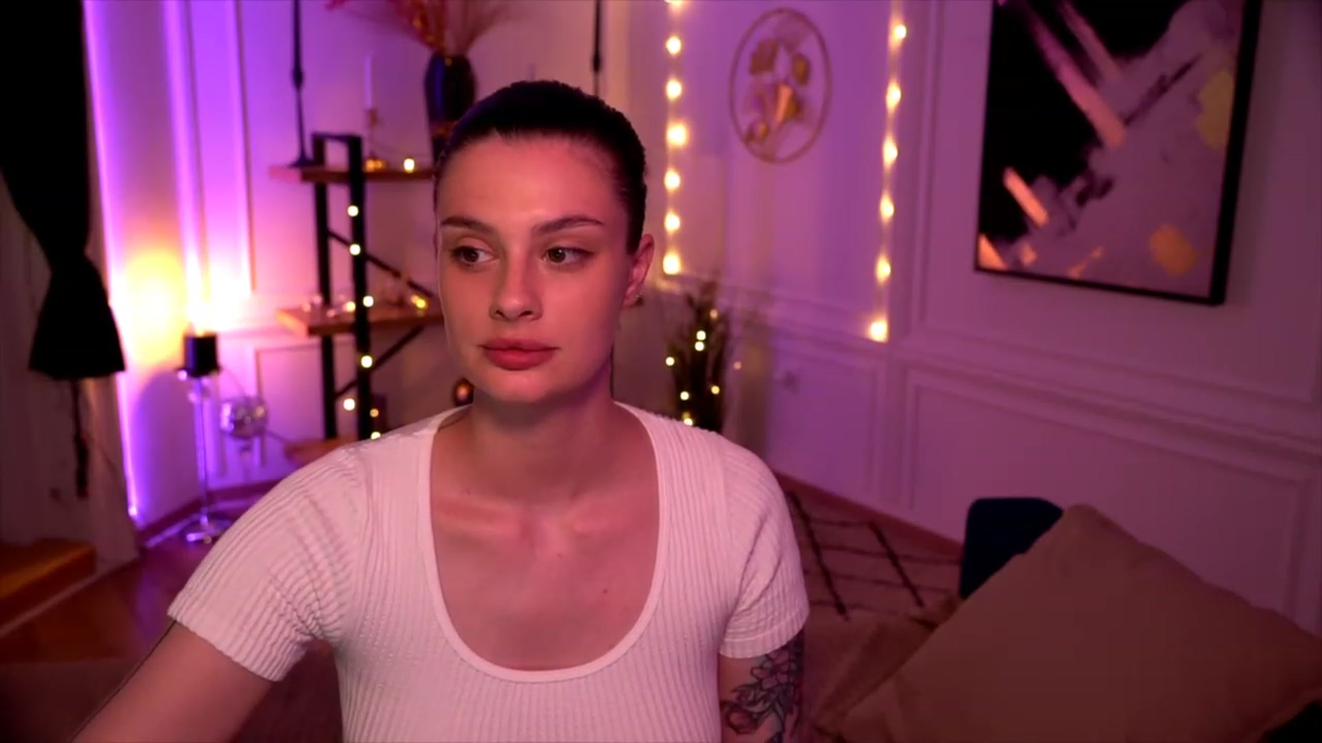 Gallery image thumbnail from lucynutty's myfreecams stream on, 05/26/2023, 17:04 image 6 of 20