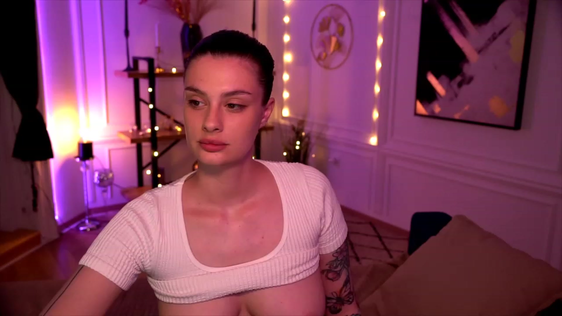 Gallery image thumbnail from lucynutty's myfreecams stream on, 05/26/2023, 17:04 image 2 of 20