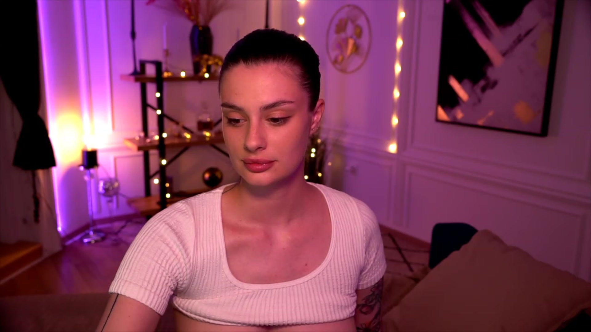 Gallery image thumbnail from lucynutty's myfreecams stream on, 05/26/2023, 17:04 image 16 of 20
