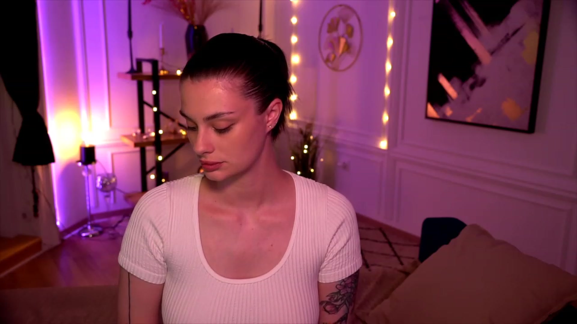 Gallery image thumbnail from lucynutty's myfreecams stream on, 05/26/2023, 17:04 image 11 of 20