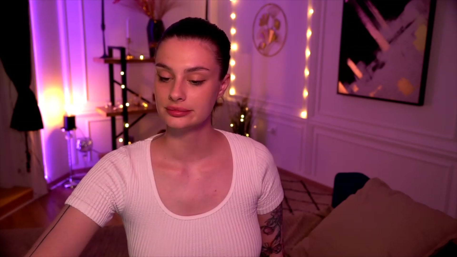 Gallery image thumbnail from lucynutty's myfreecams stream on, 05/26/2023, 17:04 image 9 of 20