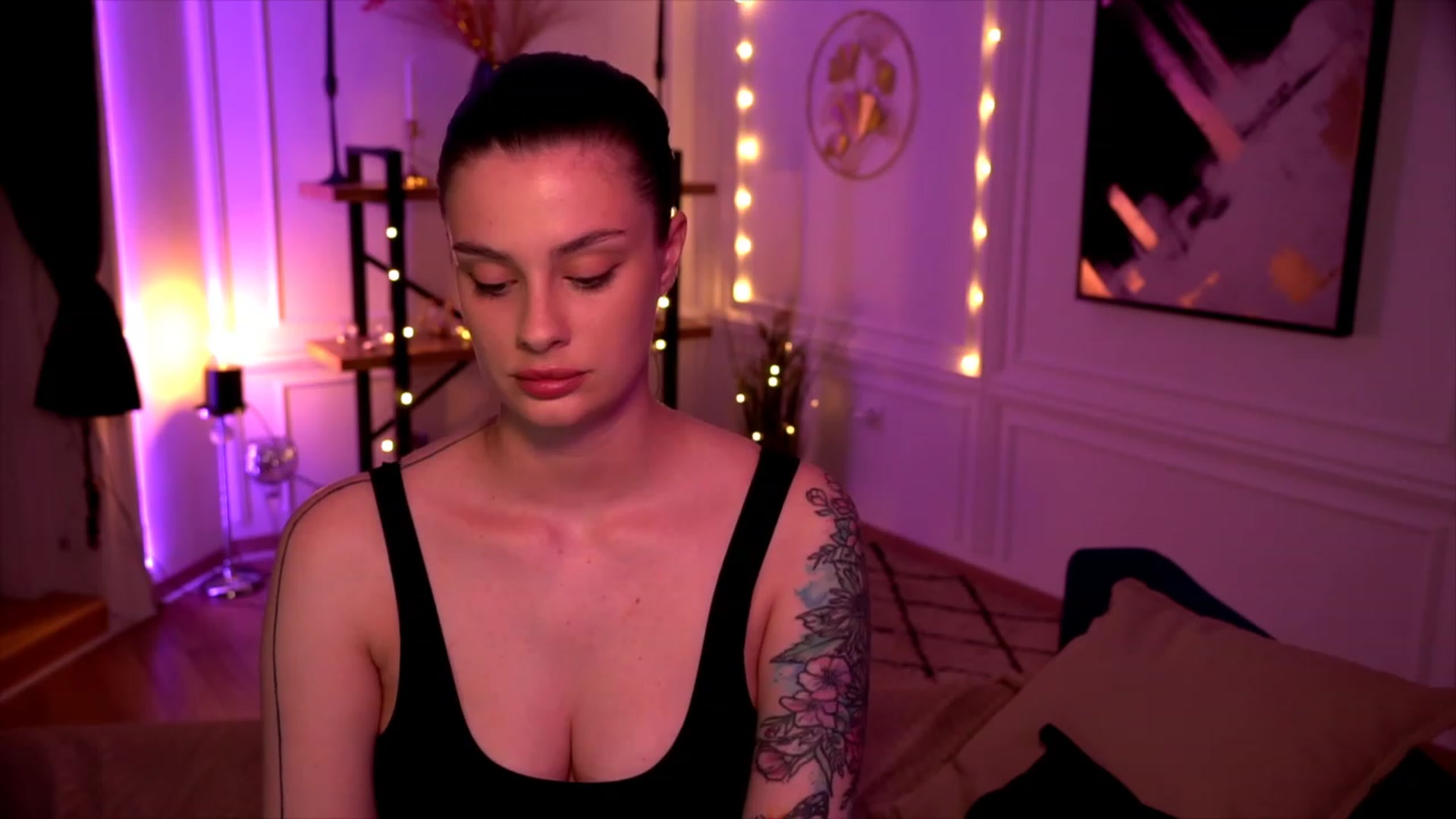 Gallery image thumbnail from lucynutty's myfreecams stream on, 05/26/2023, 18:51 image 20 of 20