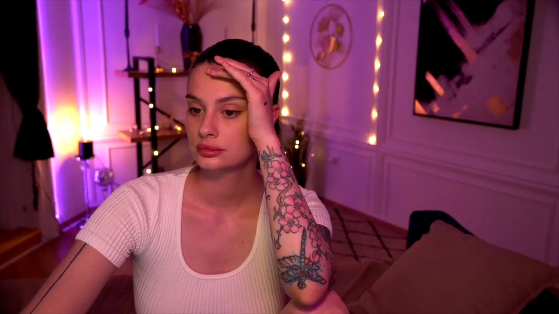 Gallery image thumbnail from lucynutty's myfreecams stream on, 05/26/2023, 18:51 image 1 of 20