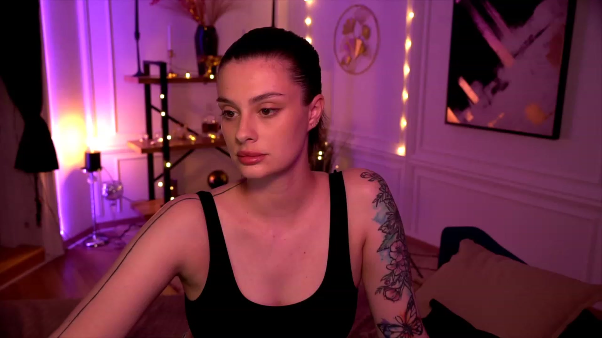 Gallery image thumbnail from lucynutty's myfreecams stream on, 05/26/2023, 18:51 image 13 of 20