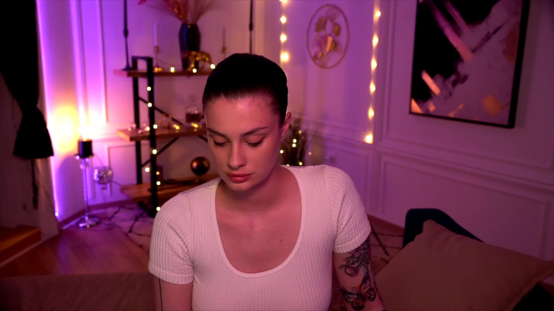 Gallery image thumbnail from lucynutty's myfreecams stream on, 05/26/2023, 18:51 image 7 of 20