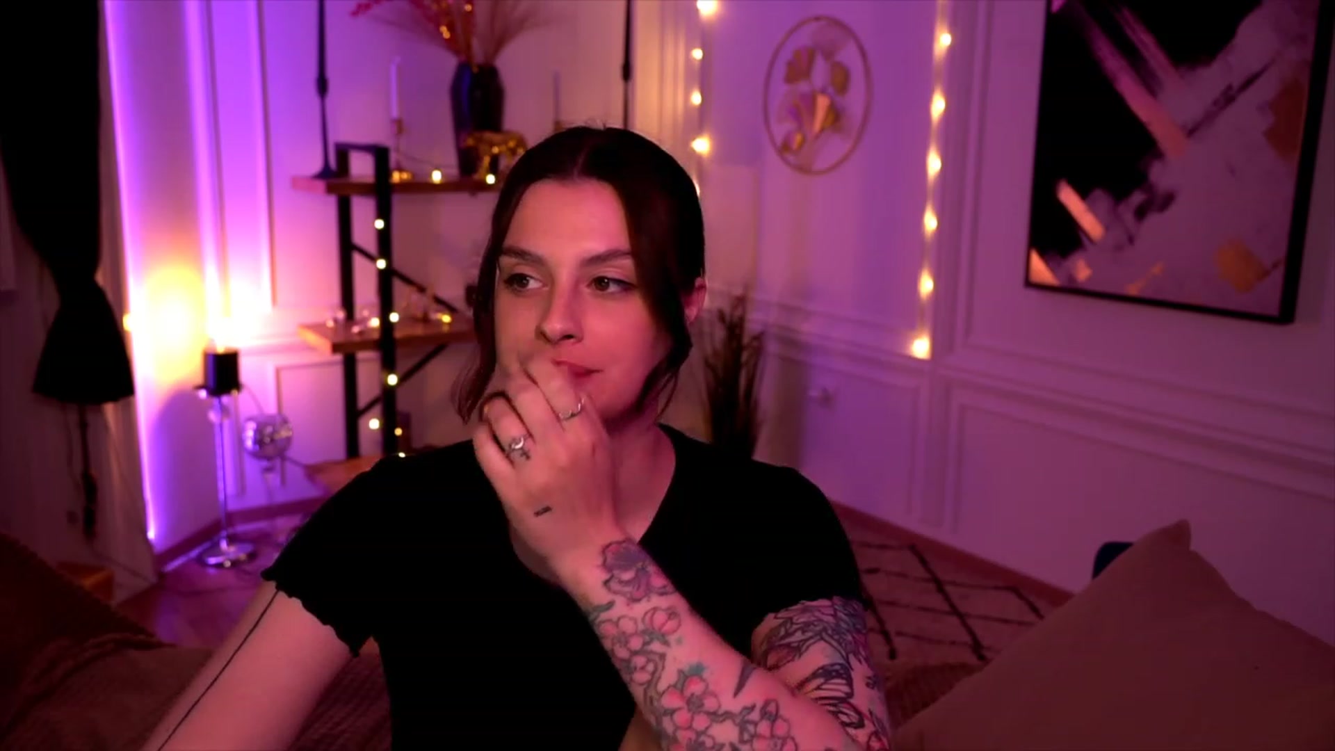 Gallery image thumbnail from lucynutty's myfreecams stream on, 05/30/2023, 17:25 image 20 of 20
