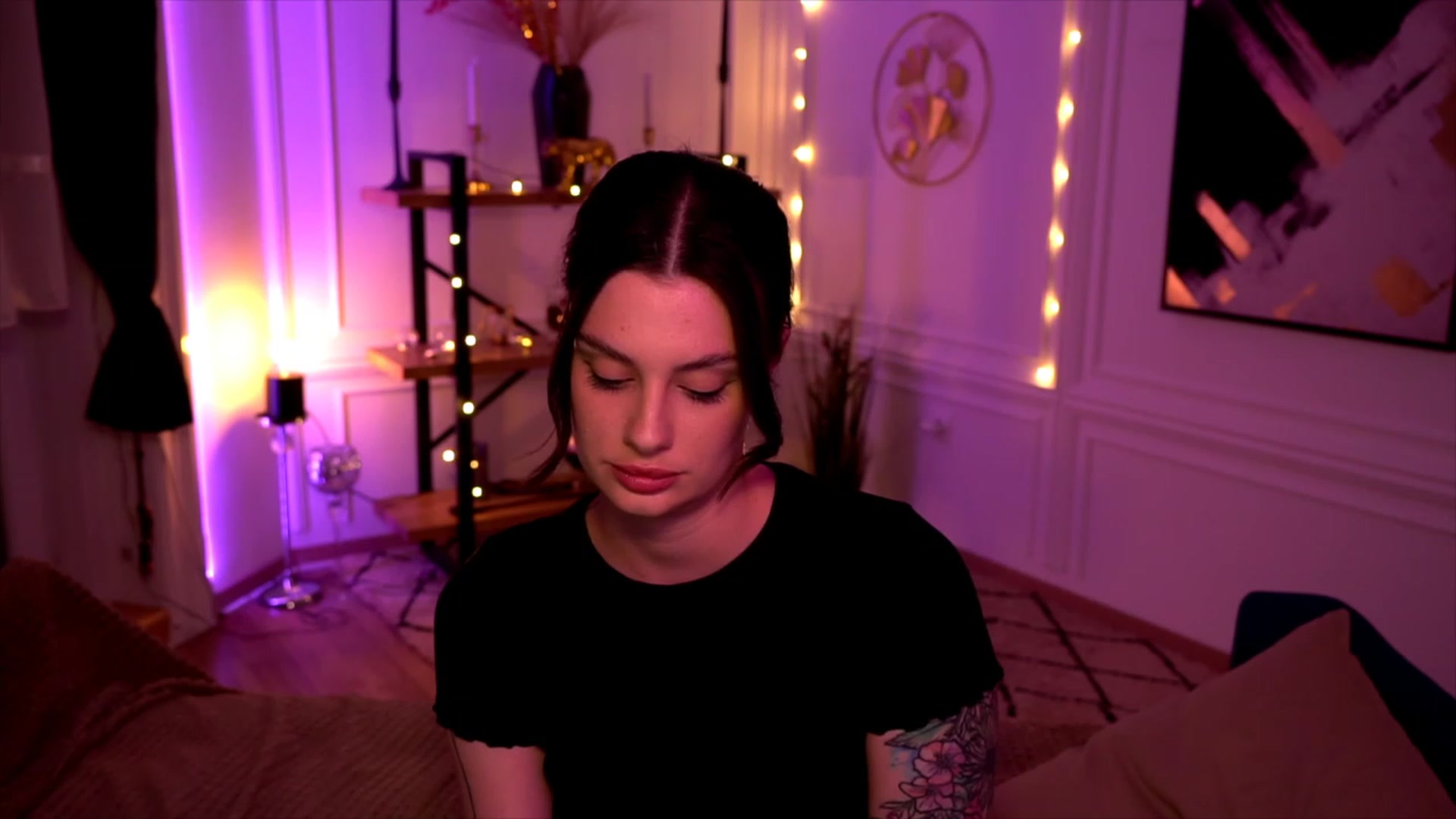 Gallery image thumbnail from lucynutty's myfreecams stream on, 05/30/2023, 19:44 image 14 of 20
