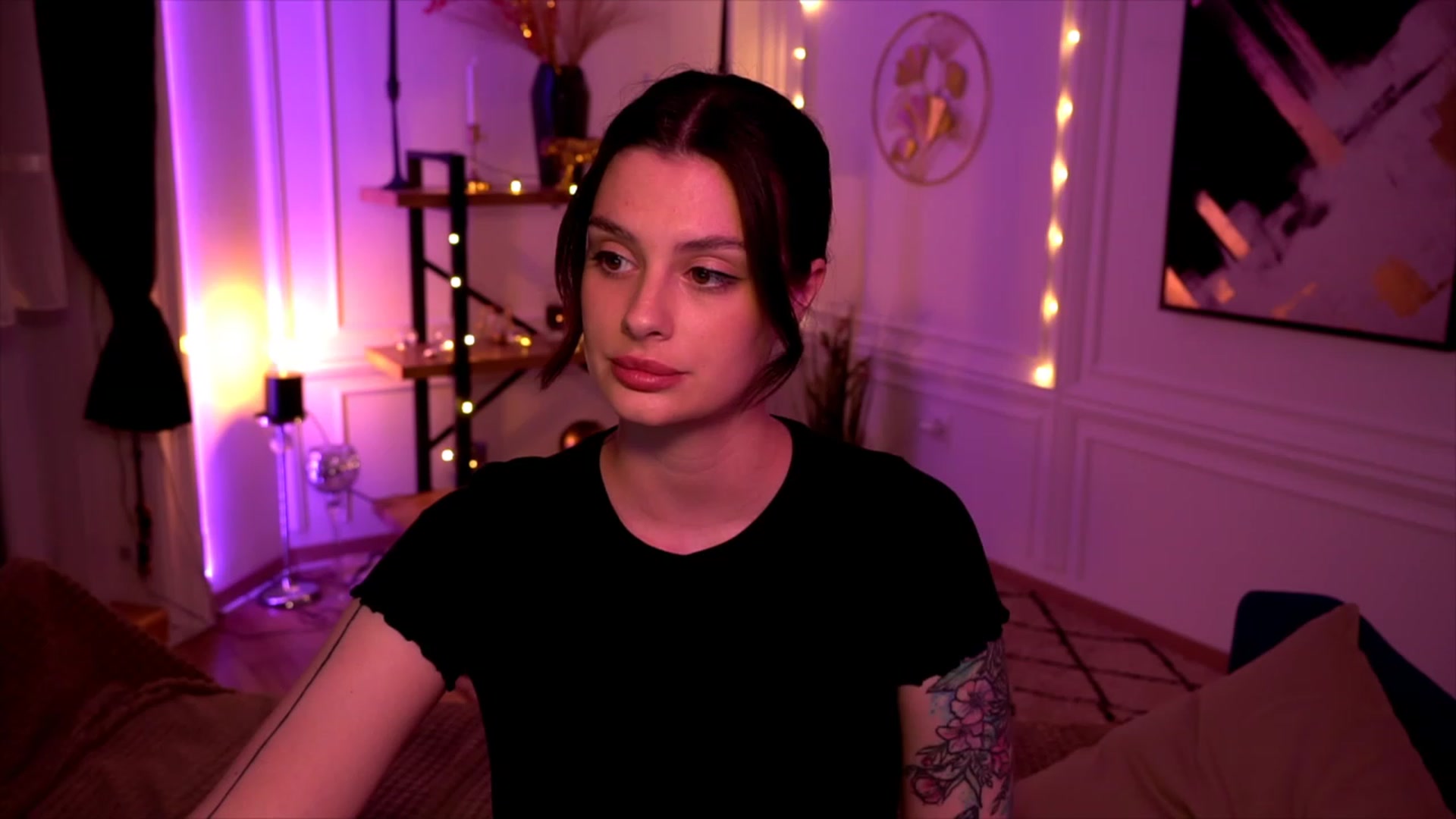 Gallery image thumbnail from lucynutty's myfreecams stream on, 05/30/2023, 19:44 image 10 of 20