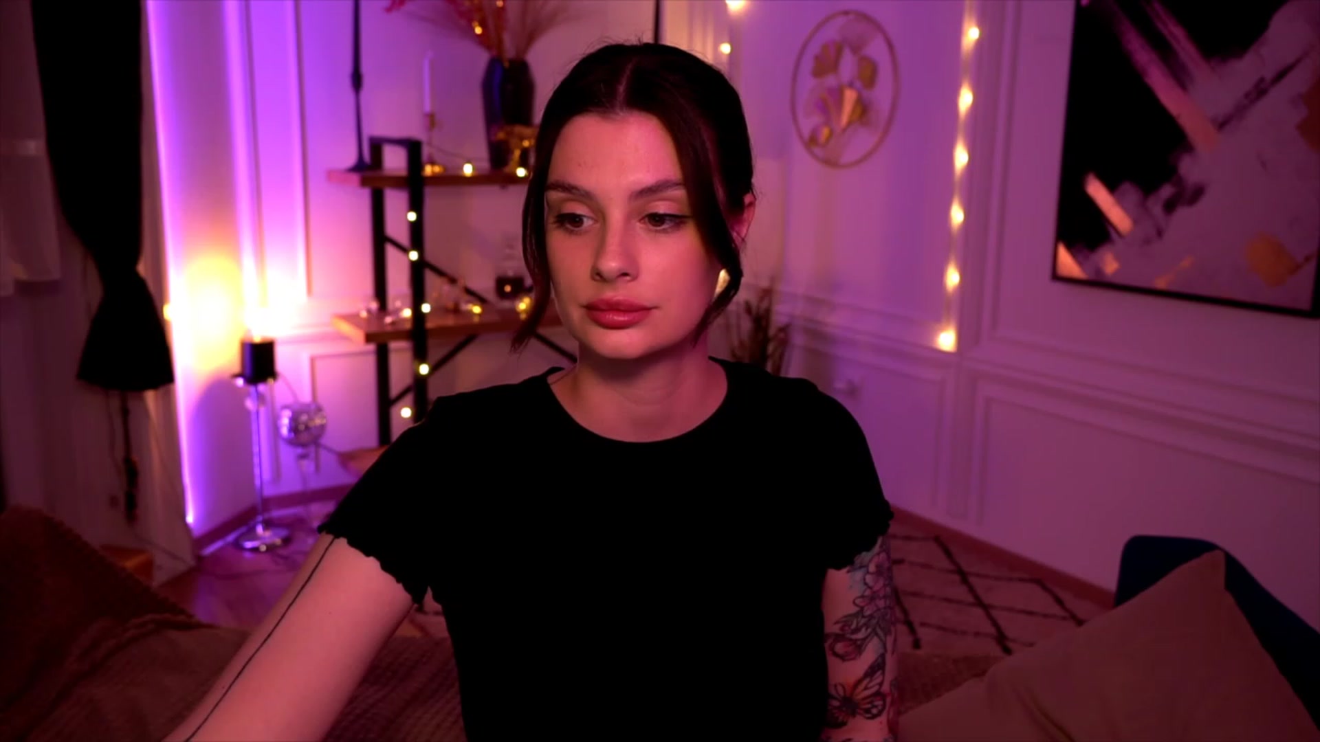 Gallery image thumbnail from lucynutty's myfreecams stream on, 05/30/2023, 19:44 image 13 of 20