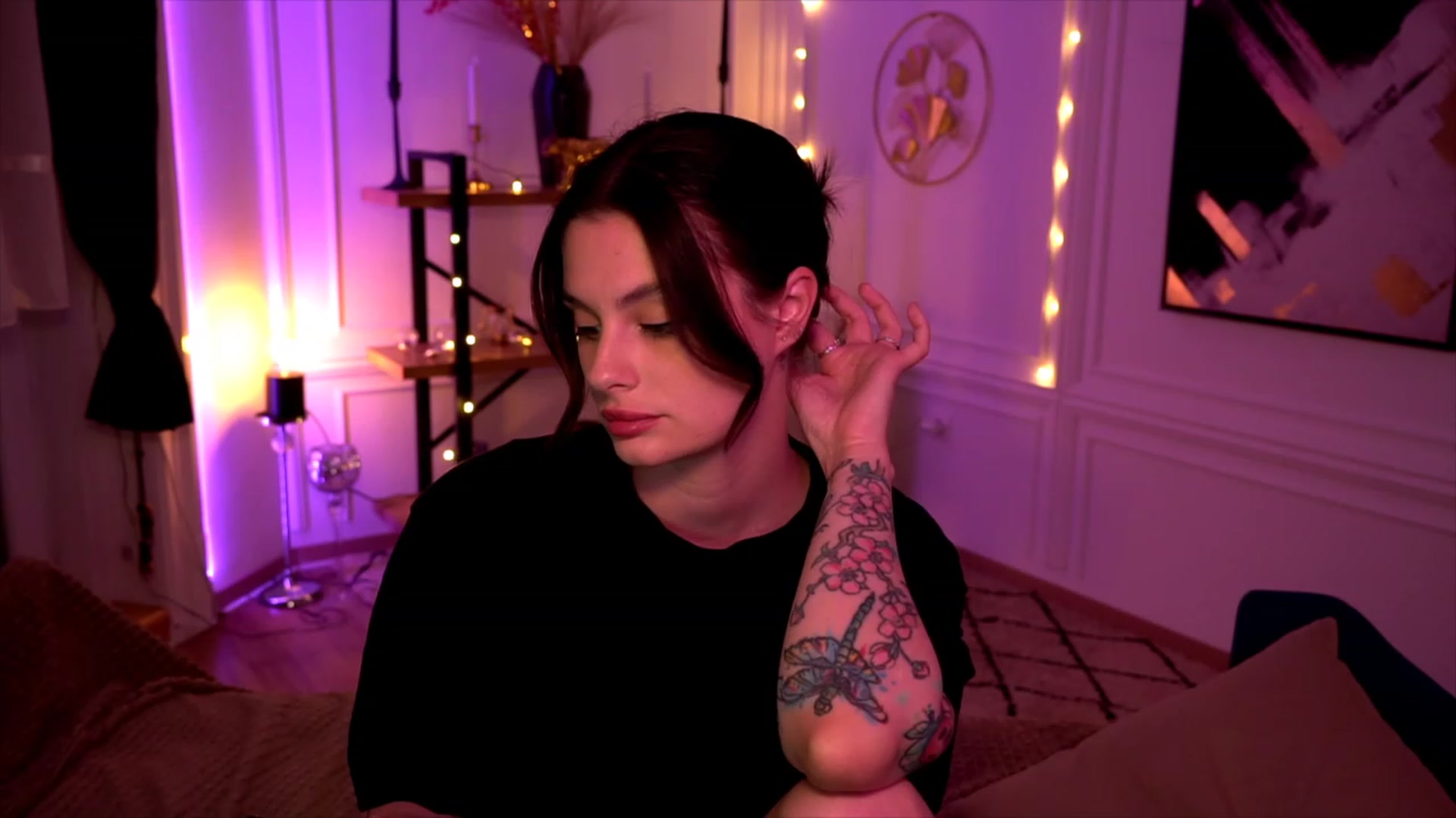 Gallery image thumbnail from lucynutty's myfreecams stream on, 05/30/2023, 19:44 image 19 of 20