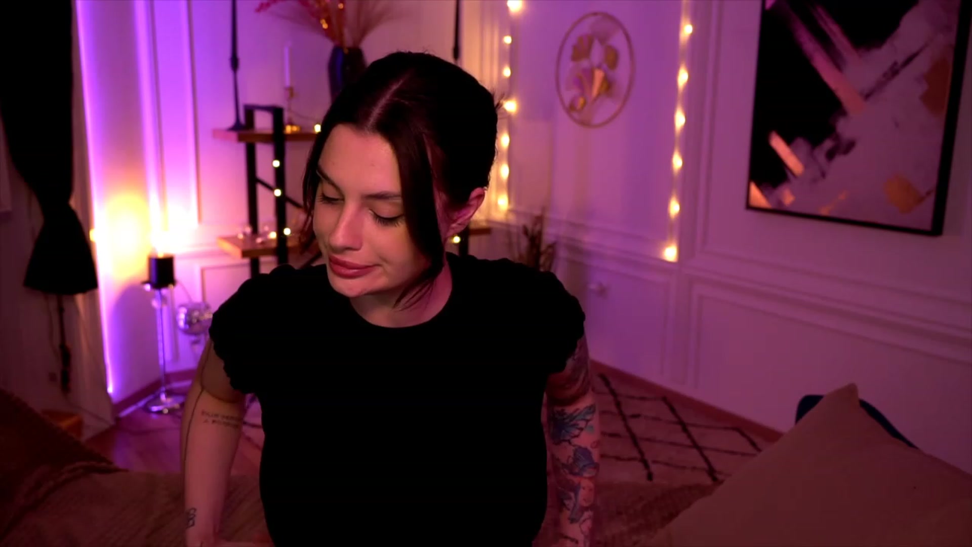 Gallery image thumbnail from lucynutty's myfreecams stream on, 05/30/2023, 19:44 image 3 of 20