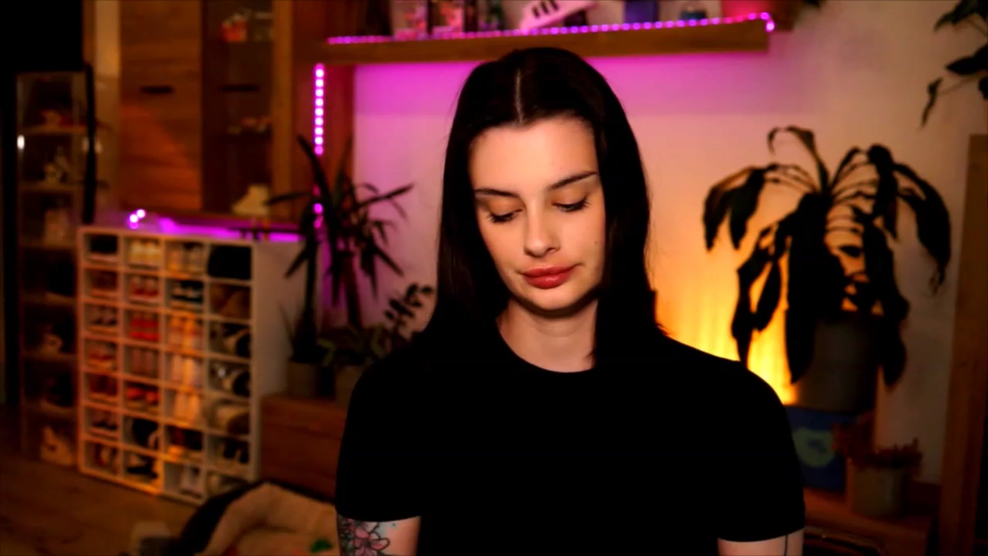 Gallery image thumbnail from lucynutty's myfreecams stream on, 06/04/2023, 15:14 image 20 of 20