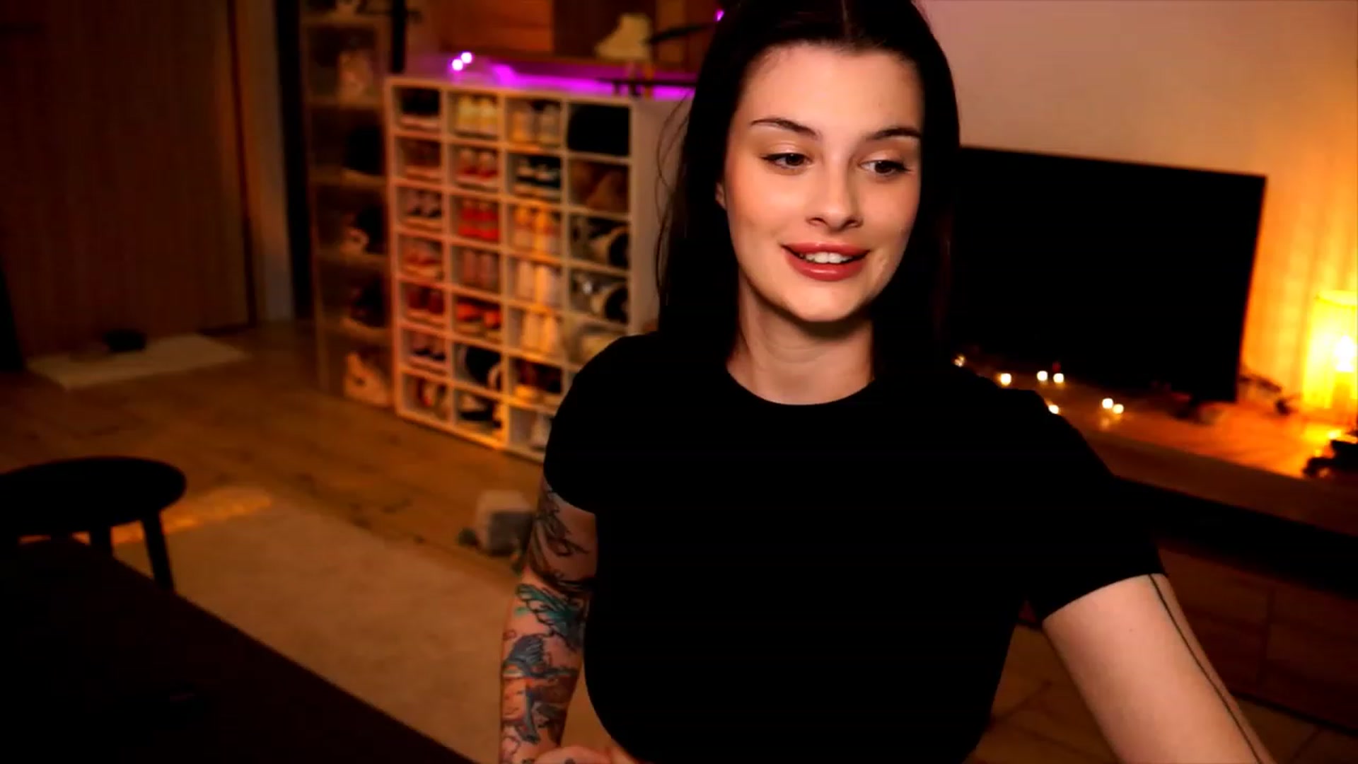 Gallery image thumbnail from lucynutty's myfreecams stream on, 06/04/2023, 15:14 image 10 of 20