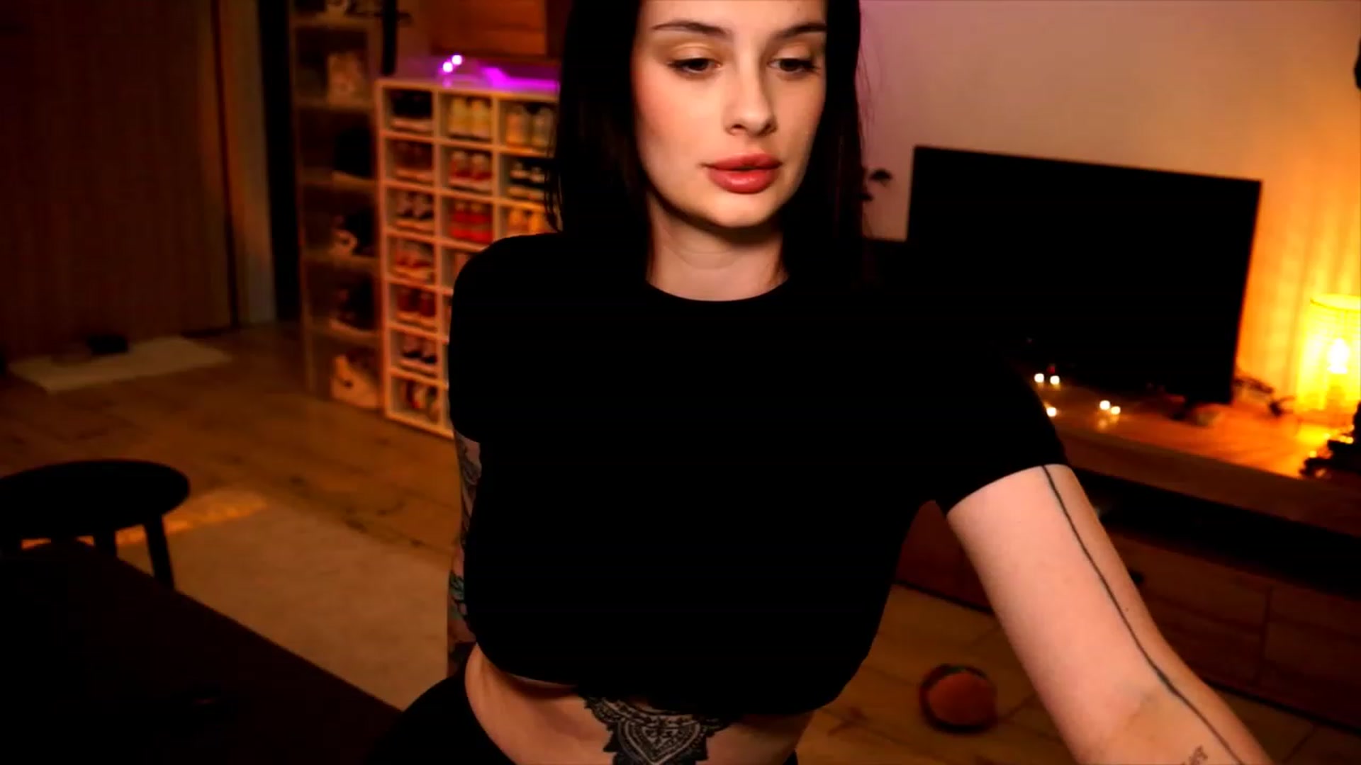Gallery image thumbnail from lucynutty's myfreecams stream on, 06/04/2023, 15:14 image 5 of 20