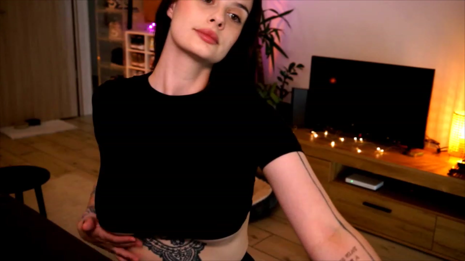 Gallery image thumbnail from lucynutty's myfreecams stream on, 06/04/2023, 16:24 image 10 of 20