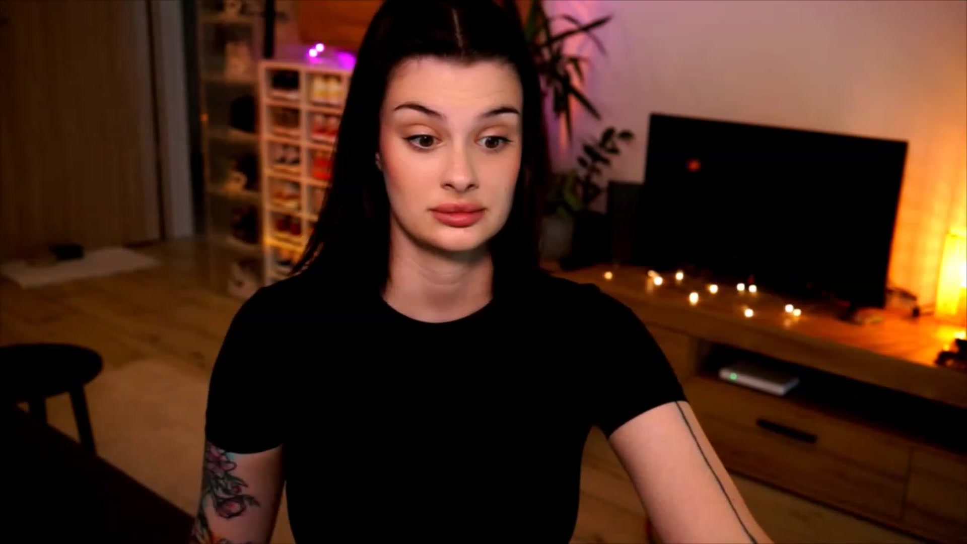 Gallery image thumbnail from lucynutty's myfreecams stream on, 06/04/2023, 16:24 image 13 of 20