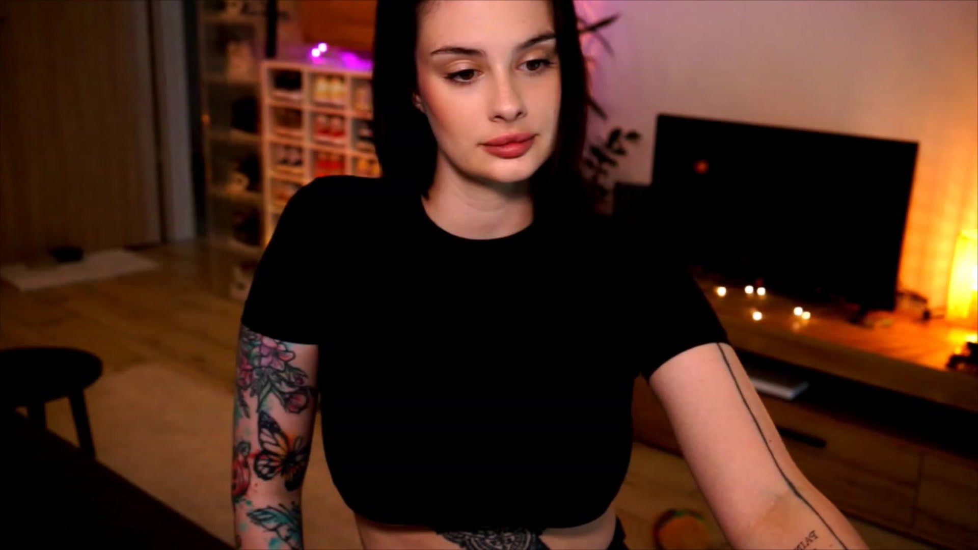 Gallery image thumbnail from lucynutty's myfreecams stream on, 06/04/2023, 16:24 image 2 of 20