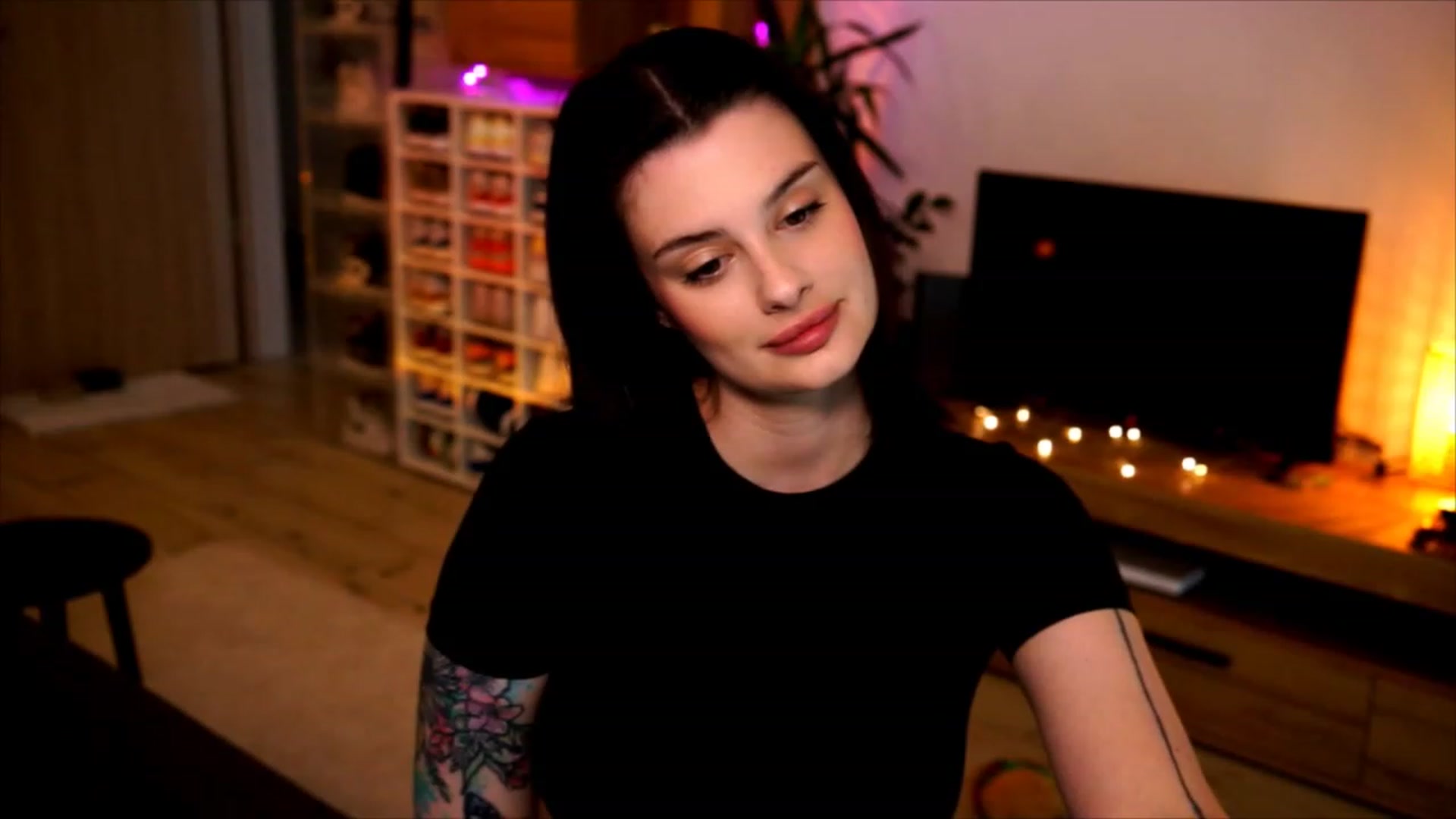 Gallery image thumbnail from lucynutty's myfreecams stream on, 06/04/2023, 16:24 image 16 of 20