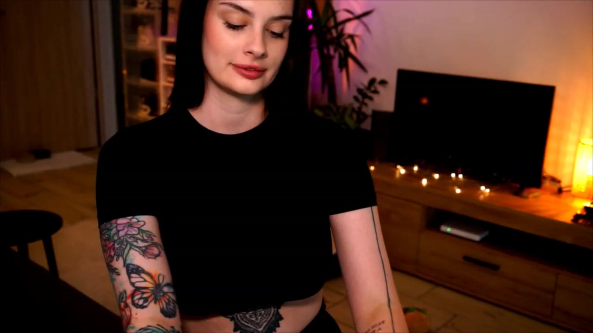 Gallery image thumbnail from lucynutty's myfreecams stream on, 06/04/2023, 16:24 image 19 of 20