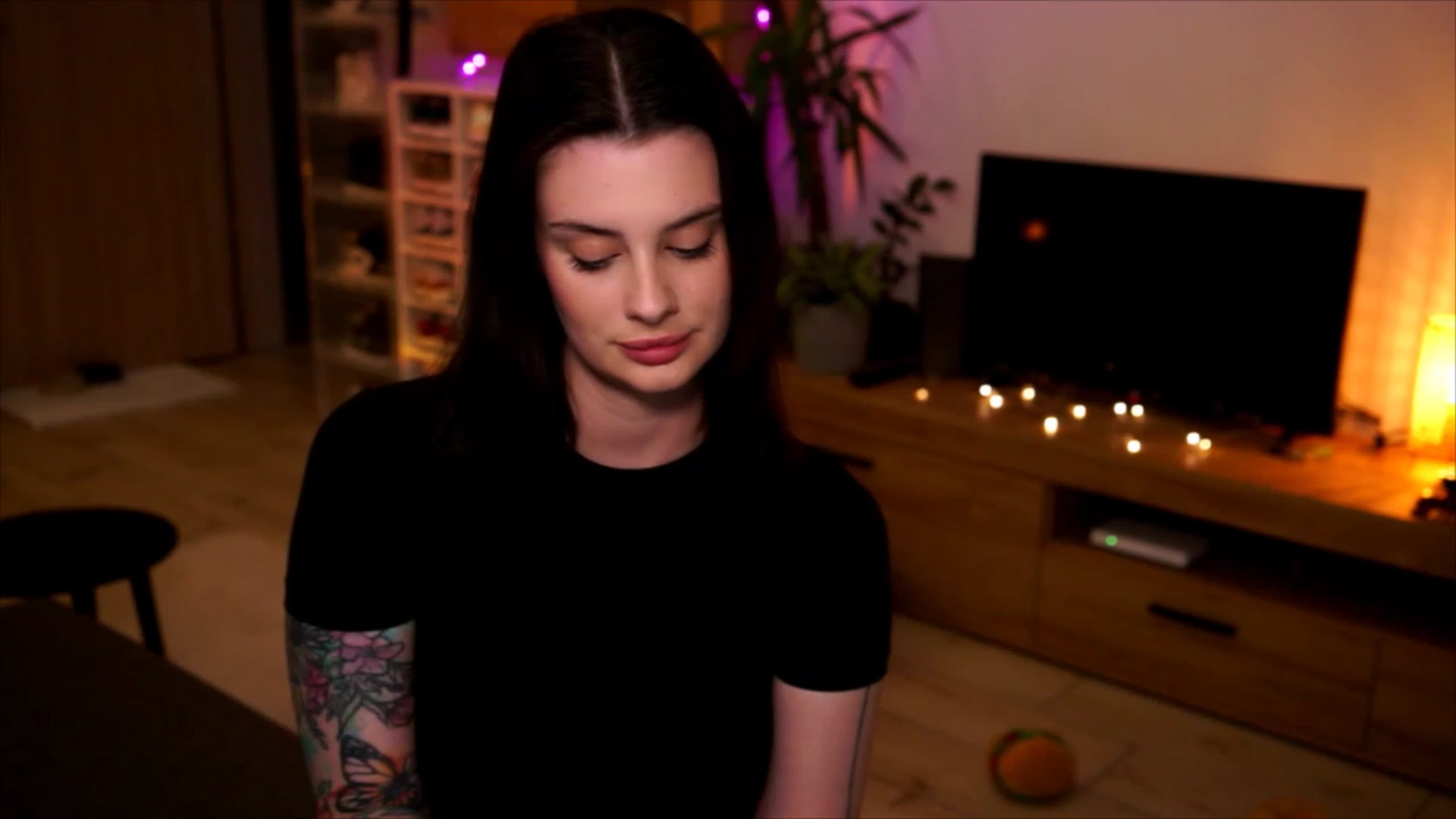Gallery image thumbnail from lucynutty's myfreecams stream on, 06/04/2023, 17:55 image 9 of 20