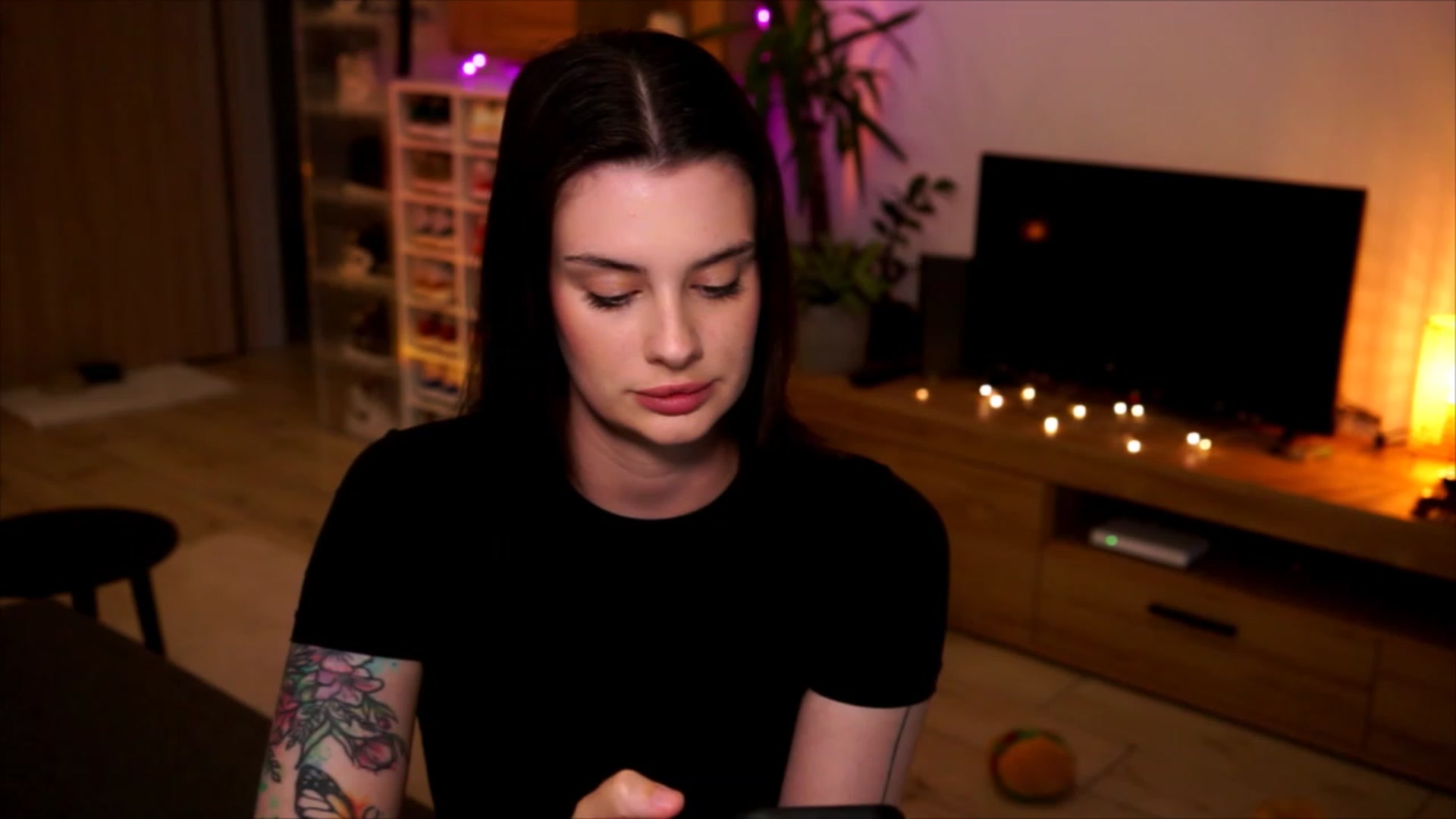 Gallery image thumbnail from lucynutty's myfreecams stream on, 06/04/2023, 17:55 image 1 of 20