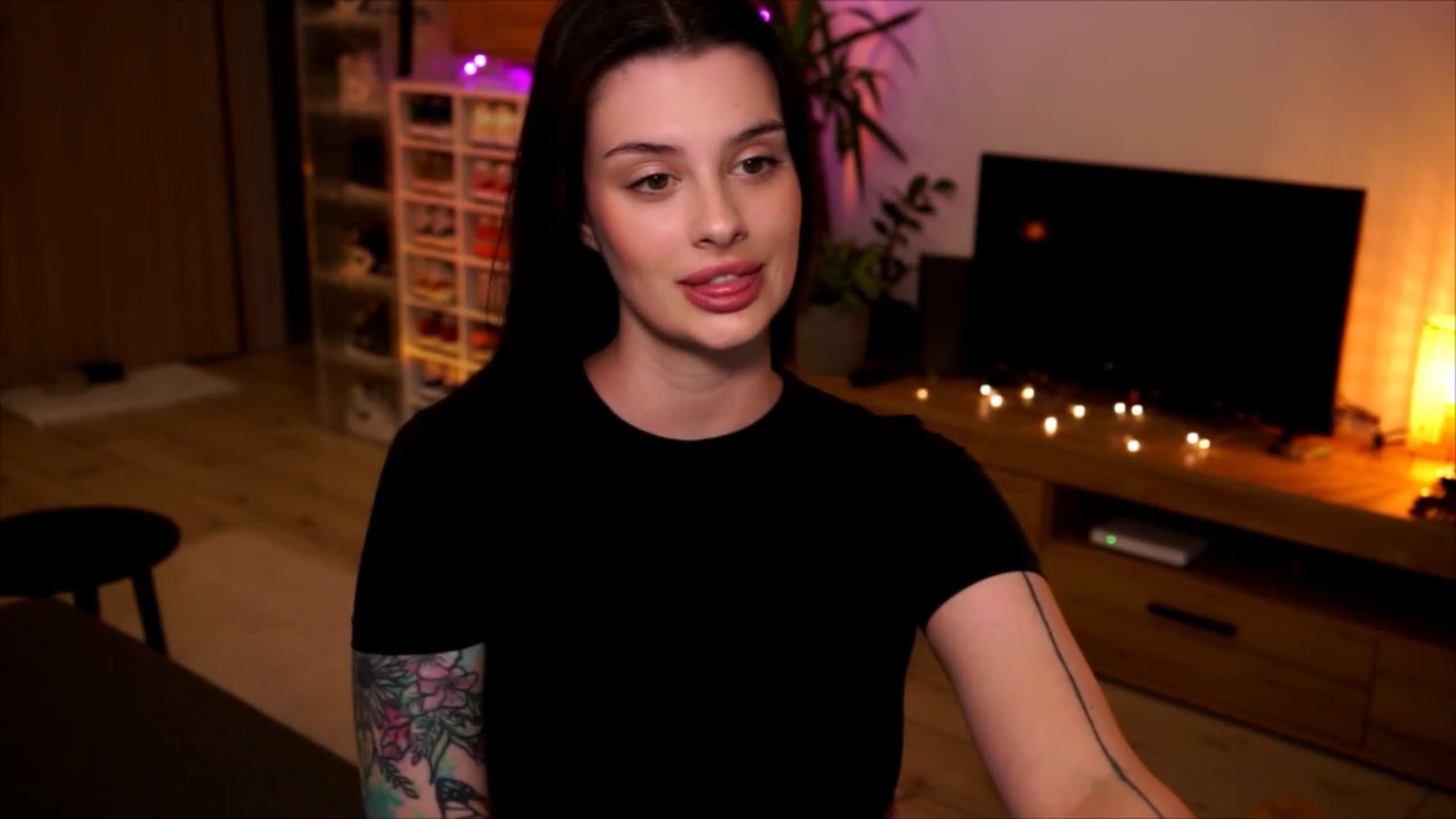 Gallery image thumbnail from lucynutty's myfreecams stream on, 06/04/2023, 17:55 image 11 of 20