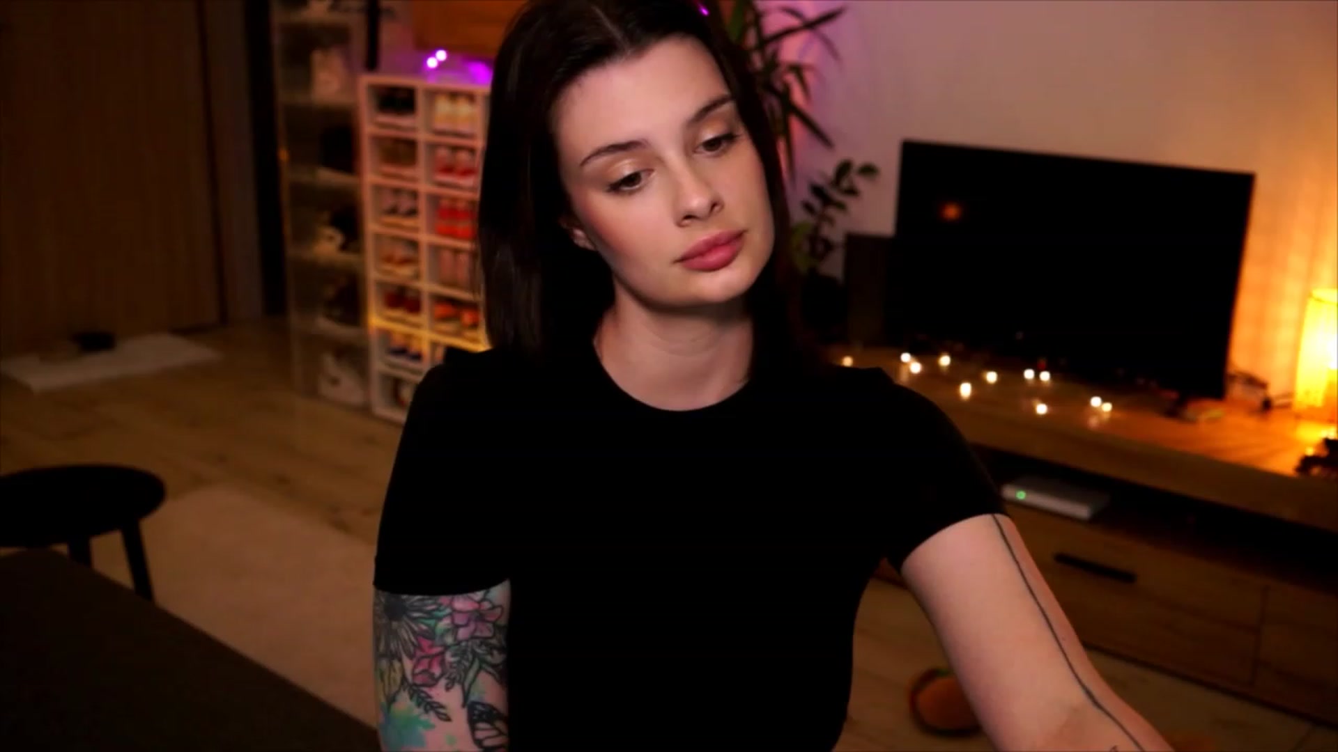 Gallery image thumbnail from lucynutty's myfreecams stream on, 06/04/2023, 17:55 image 7 of 20