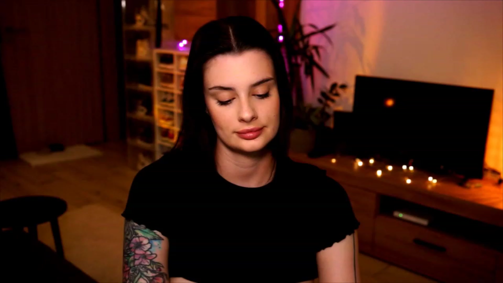 Gallery image thumbnail from lucynutty's myfreecams stream on, 06/04/2023, 19:14 image 13 of 20