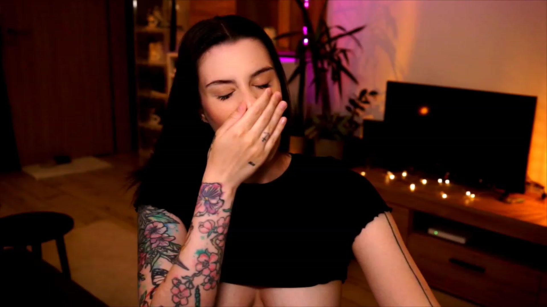 Gallery image thumbnail from lucynutty's myfreecams stream on, 06/04/2023, 19:14 image 11 of 20