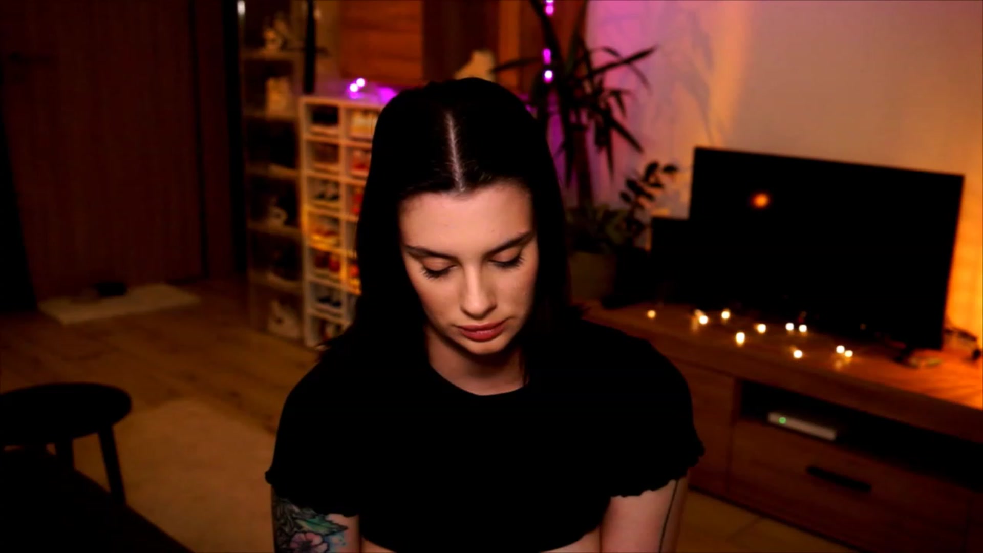 Gallery image thumbnail from lucynutty's myfreecams stream on, 06/04/2023, 19:14 image 10 of 20