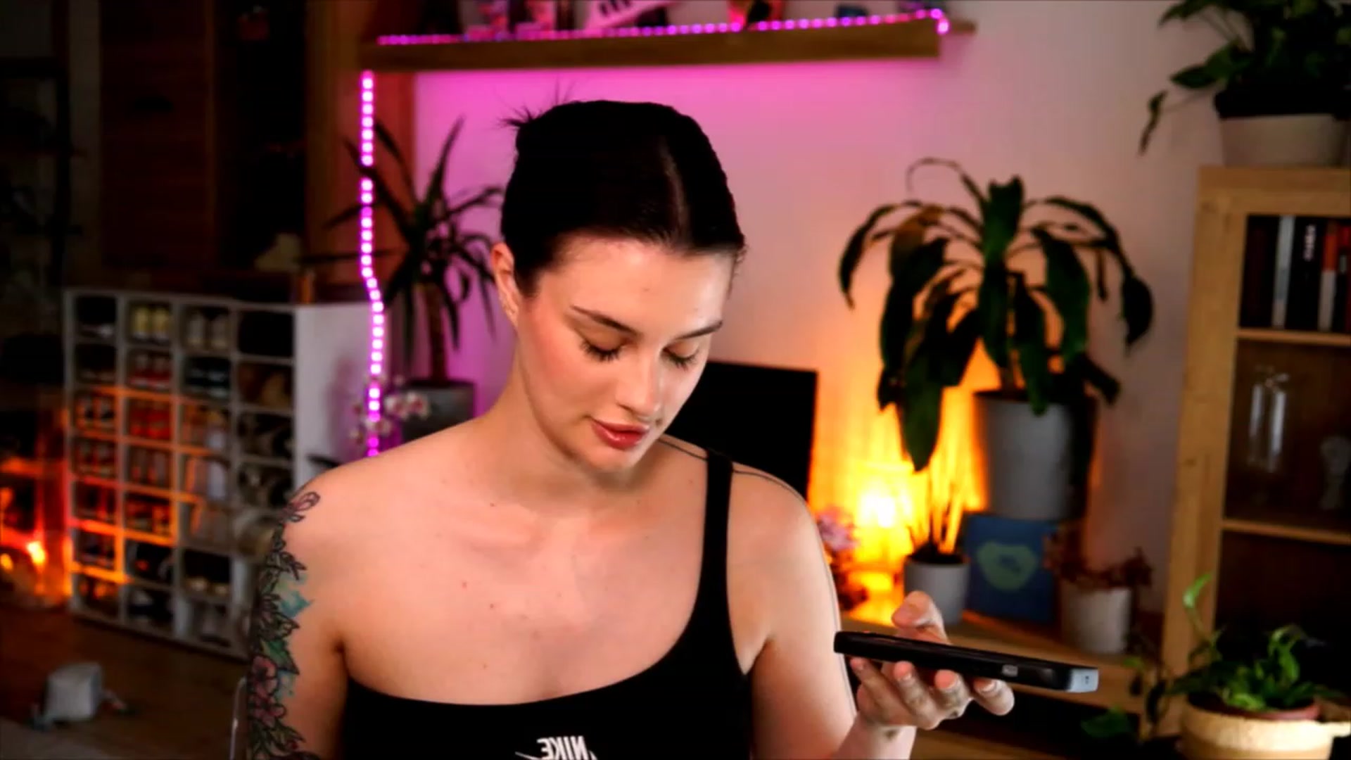 Gallery image thumbnail from lucynutty's myfreecams stream on, 06/05/2023, 09:49 image 2 of 20