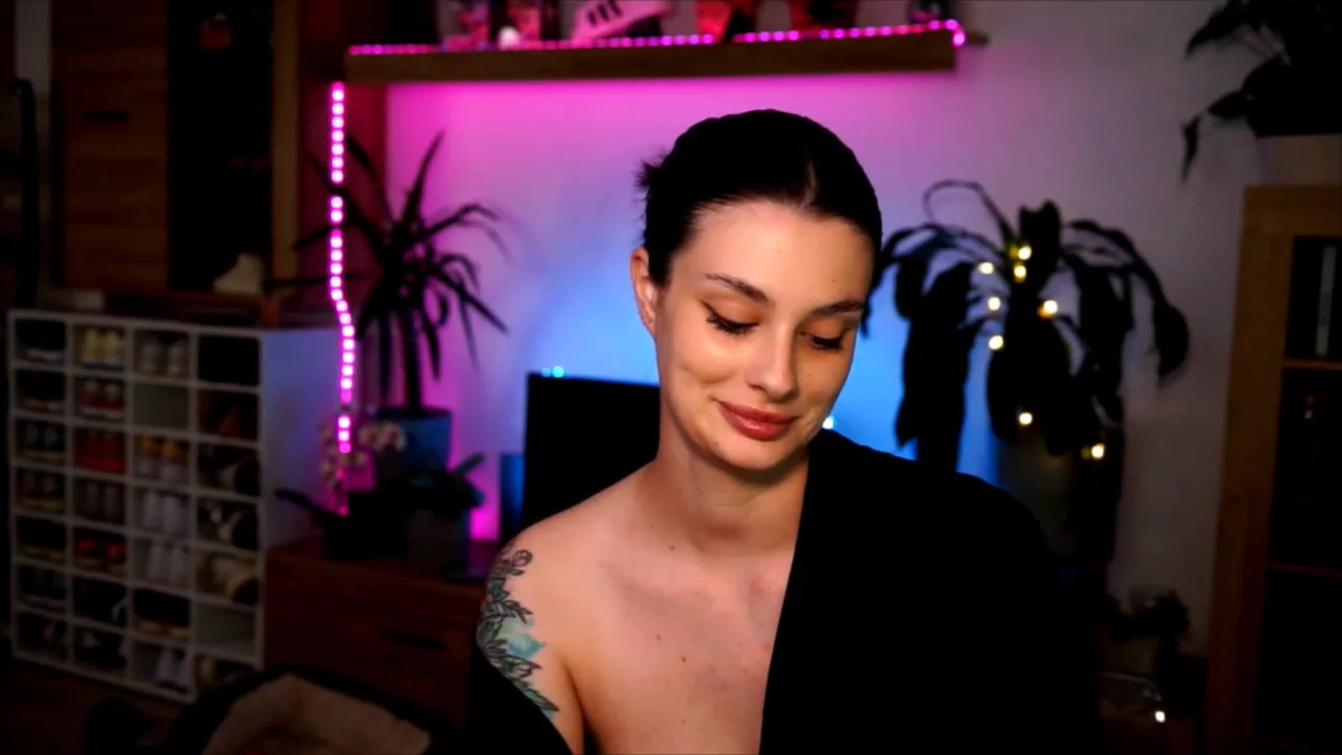 Gallery image thumbnail from lucynutty's myfreecams stream on, 06/06/2023, 11:16 image 19 of 20