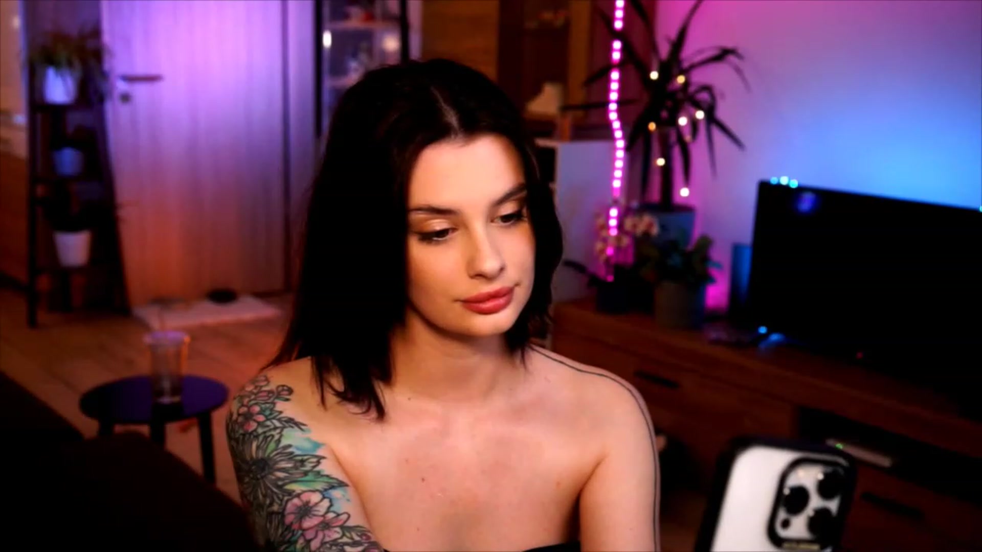 Gallery image thumbnail from lucynutty's myfreecams stream on, 06/06/2023, 17:50 image 11 of 20