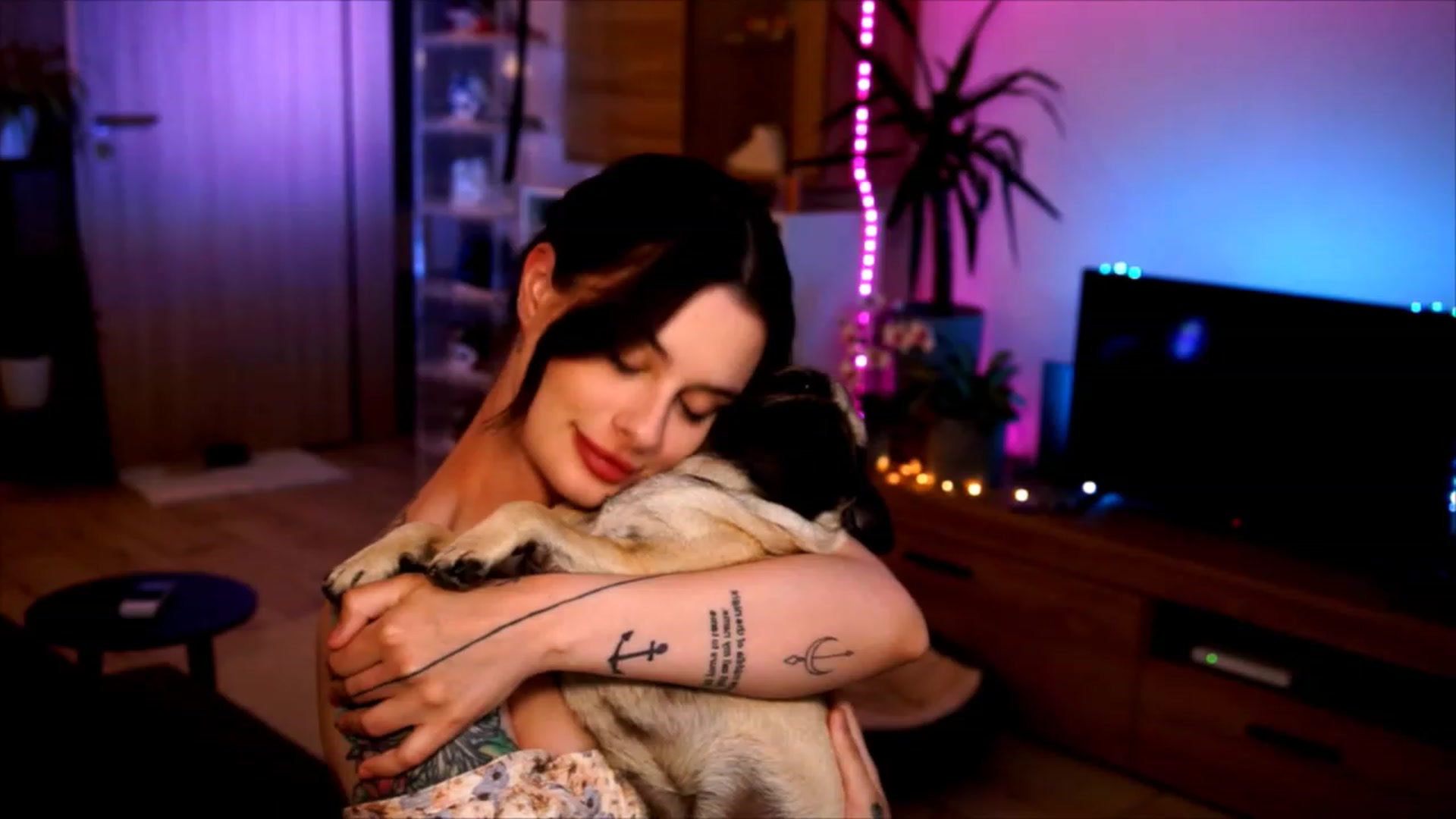 Gallery image thumbnail from lucynutty's myfreecams stream on, 06/07/2023, 20:15 image 1 of 20