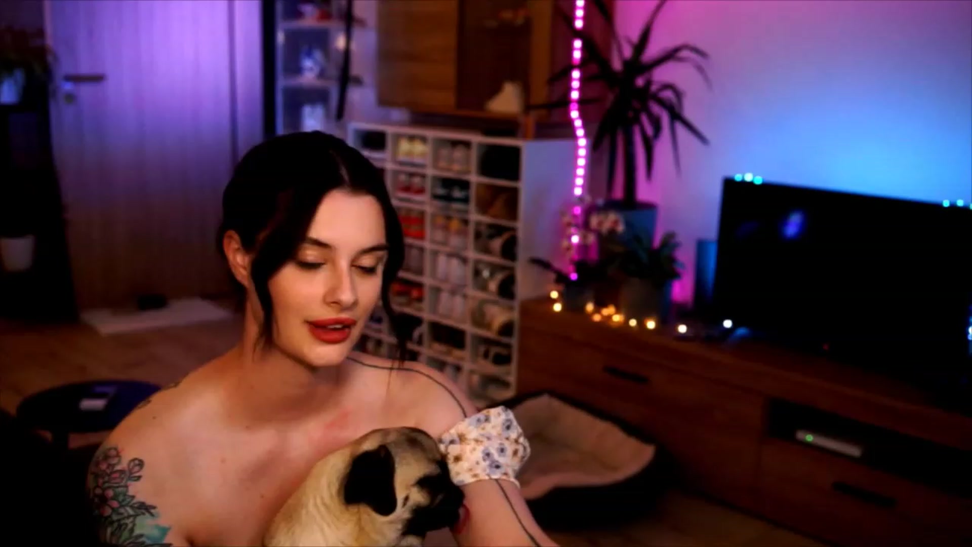 Gallery image thumbnail from lucynutty's myfreecams stream on, 06/07/2023, 20:15 image 5 of 20