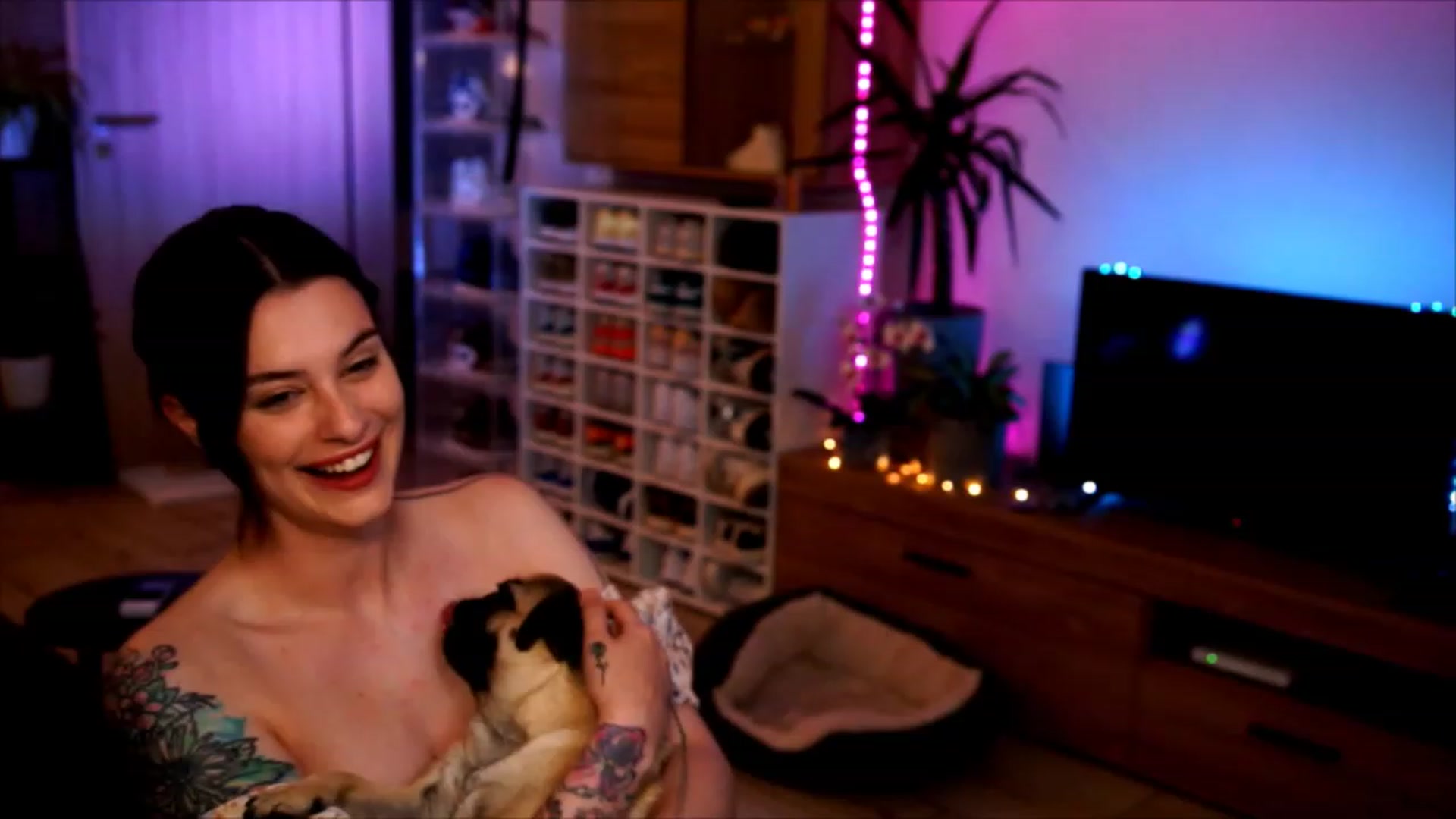 Gallery image thumbnail from lucynutty's myfreecams stream on, 06/07/2023, 20:15 image 2 of 20