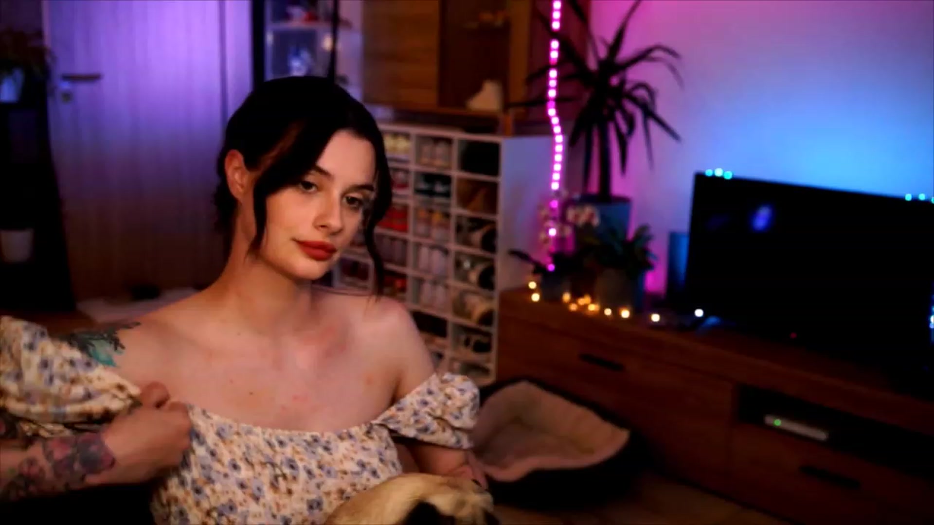 Gallery image thumbnail from lucynutty's myfreecams stream on, 06/07/2023, 20:15 image 7 of 20