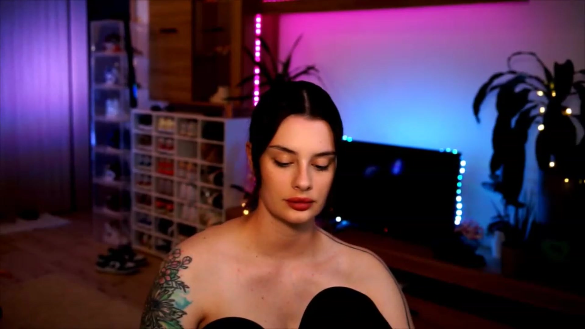 Gallery image thumbnail from lucynutty's myfreecams stream on, 06/08/2023, 19:22 image 20 of 20