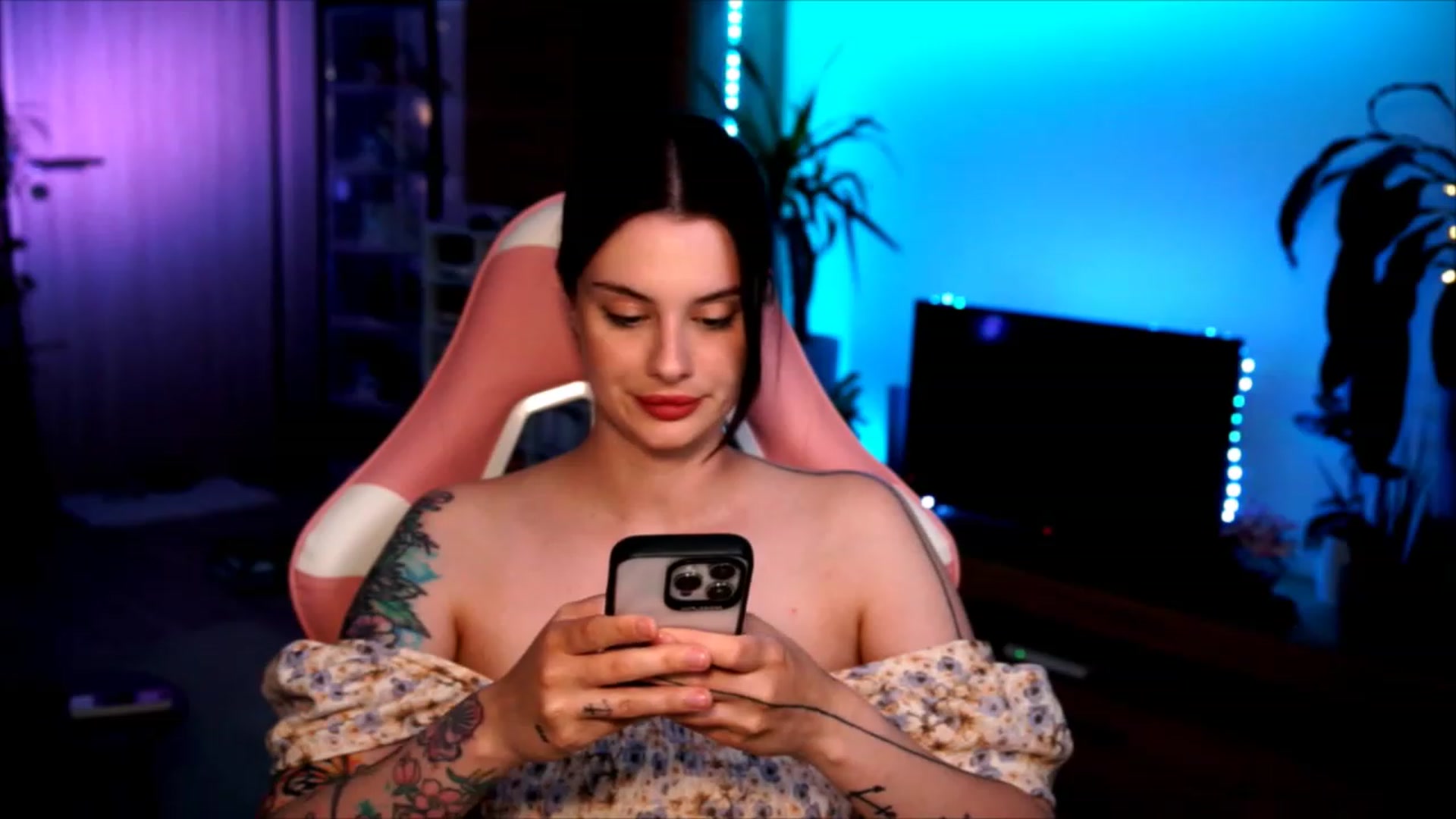 Gallery image thumbnail from lucynutty's myfreecams stream on, 06/10/2023, 20:29 image 11 of 20