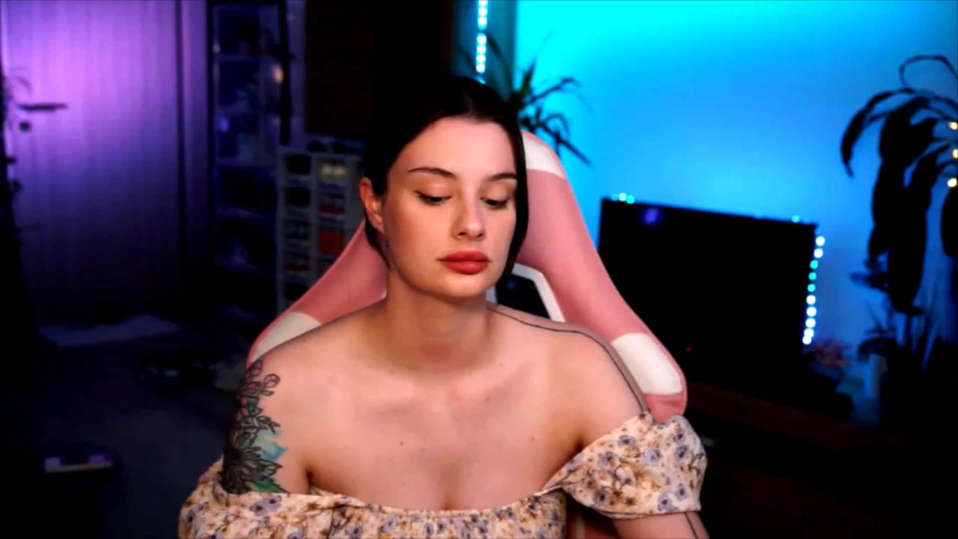 Gallery image thumbnail from lucynutty's myfreecams stream on, 06/10/2023, 20:29 image 5 of 20