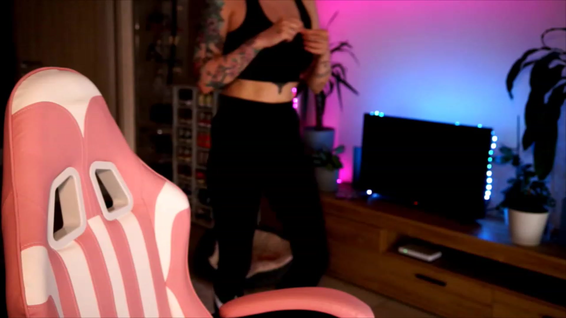 Gallery image thumbnail from lucynutty's myfreecams stream on, 06/11/2023, 11:16 image 17 of 20