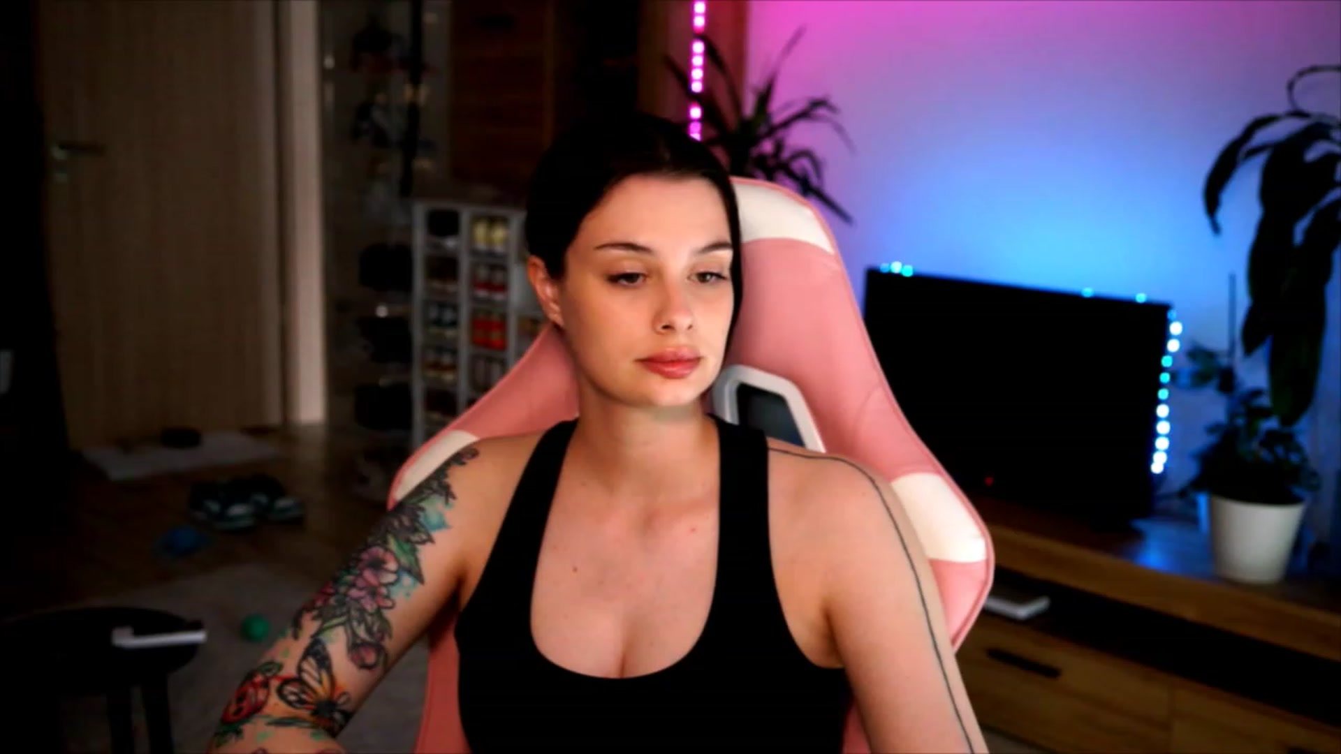 Gallery image thumbnail from lucynutty's myfreecams stream on, 06/11/2023, 11:16 image 7 of 20