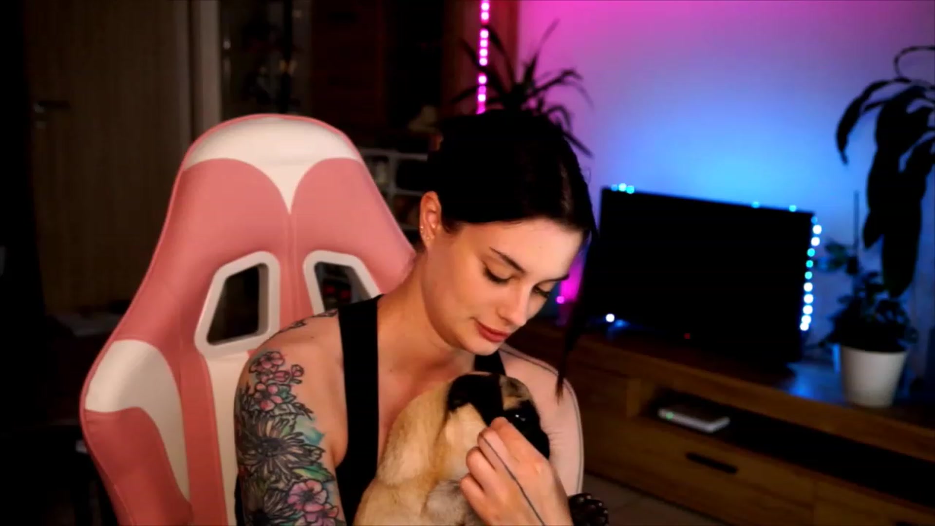 Gallery image thumbnail from lucynutty's myfreecams stream on, 06/11/2023, 11:16 image 18 of 20