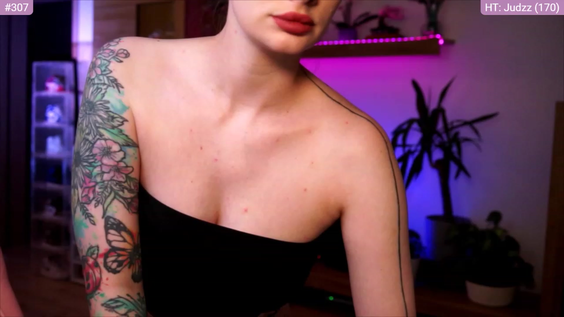 Gallery image thumbnail from lucynutty's myfreecams stream on, 06/14/2023, 19:53 image 20 of 20