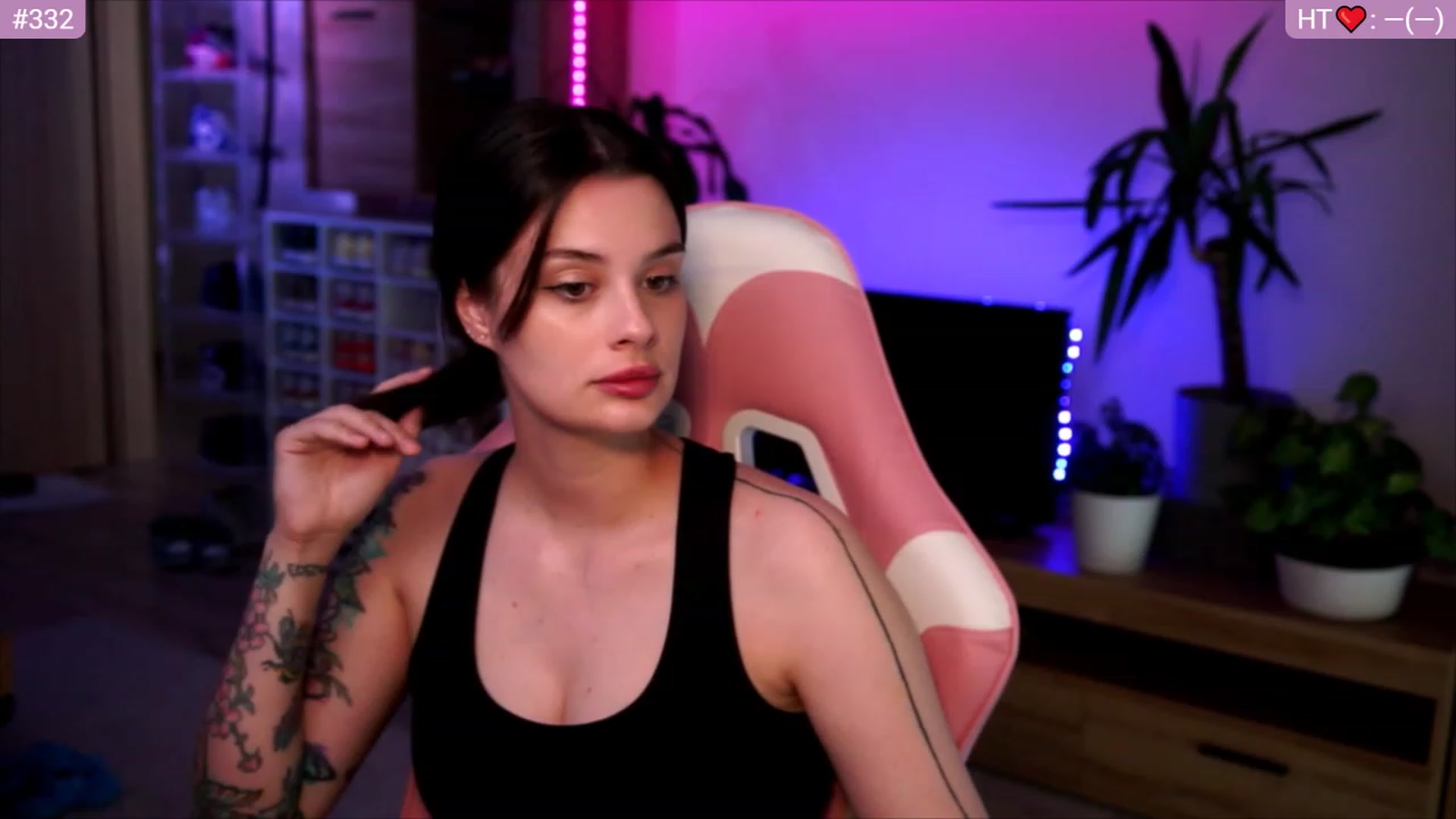 Gallery image thumbnail from lucynutty's myfreecams stream on, 06/15/2023, 08:53 image 8 of 20